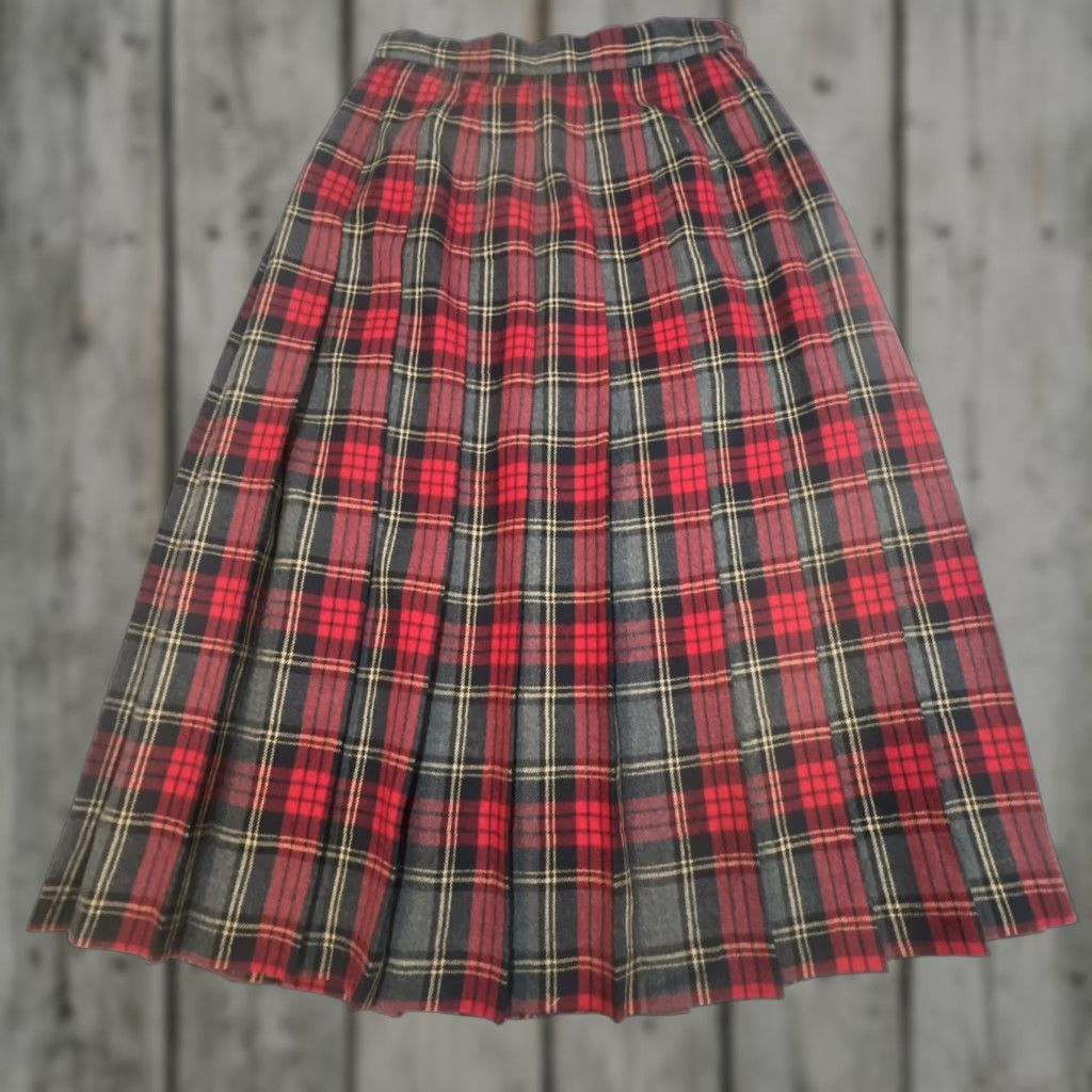 Vintage VINTAGE LL Bean Skirt Petite 8P Red Plaid Tartan 100% Wool Pleated Lined Maxi USA Size 30" / US 8 / IT 44 - 1 Thumbnail