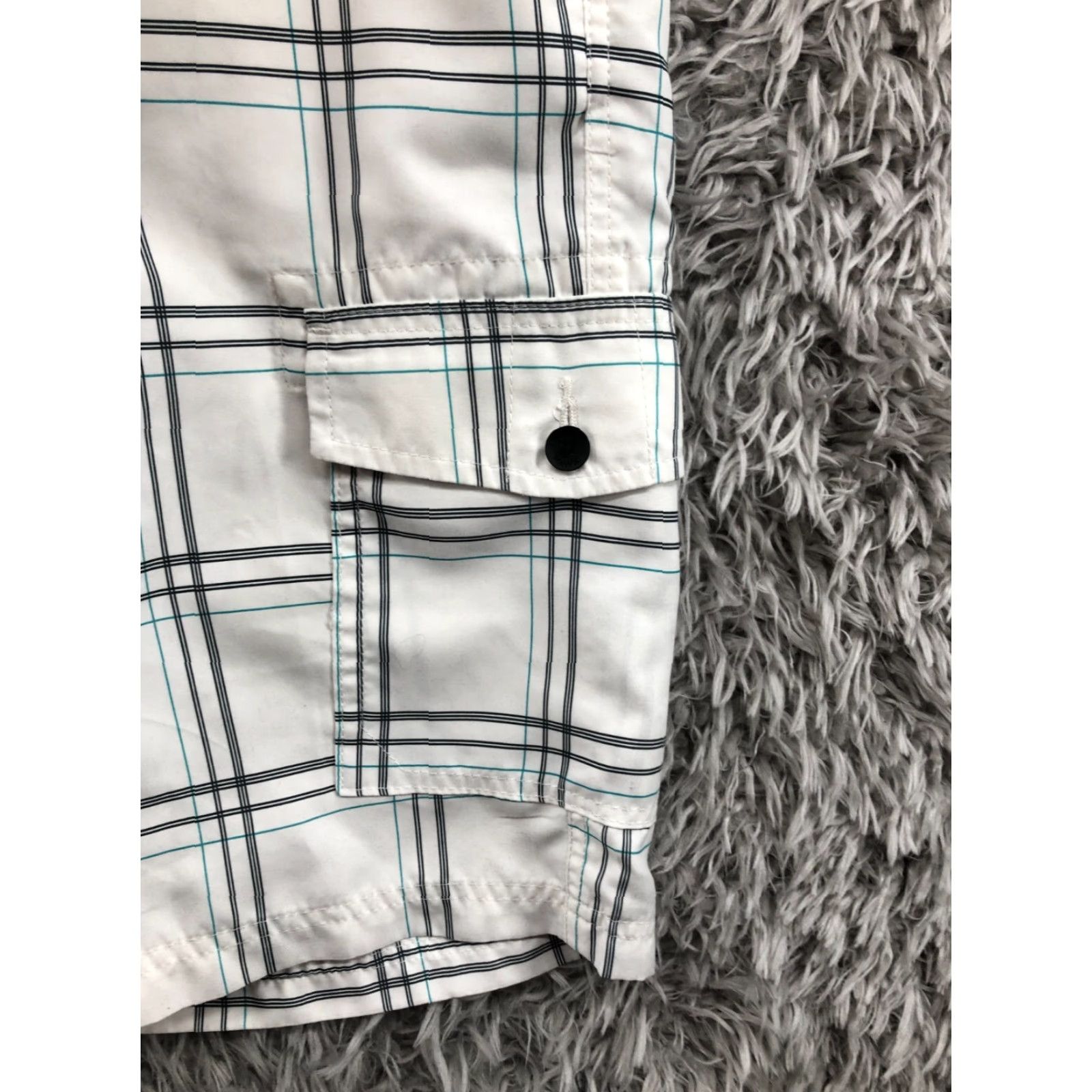 Vintage HAWK Cargo Shorts Mens 32 Mid Rise White Plaid Cotton Blend 5-Pocket Logo Belt Loops Regular Fit Size US 32 / EU 48 - 4 Thumbnail