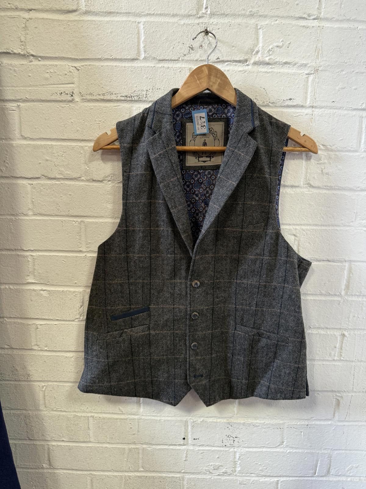 Designer Men's Grey Wool Blend Vest by Cavani, Size 40R Size US L / EU 52-54 / 3 - 1 Thumbnail
