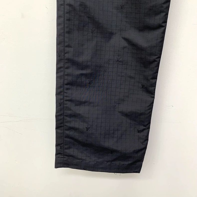 Louis Vuitton Louis Vuitton 24 black plaid logo printed cotton slacks pa Size US 44 / EU 60 - 5 Thumbnail
