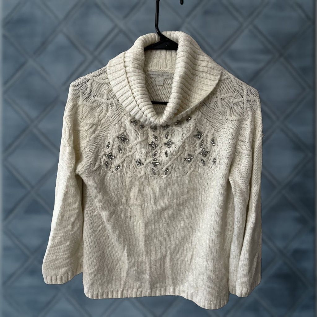 Vintage New York & Company White Cable-Knit Turtleneck Sweater - Medium Acrylic Blend, Pullover, Women, Knit, White, M, Classic Crew Neck, beauty Size M / US 6-8 / IT 42-44 - 1 Thumbnail