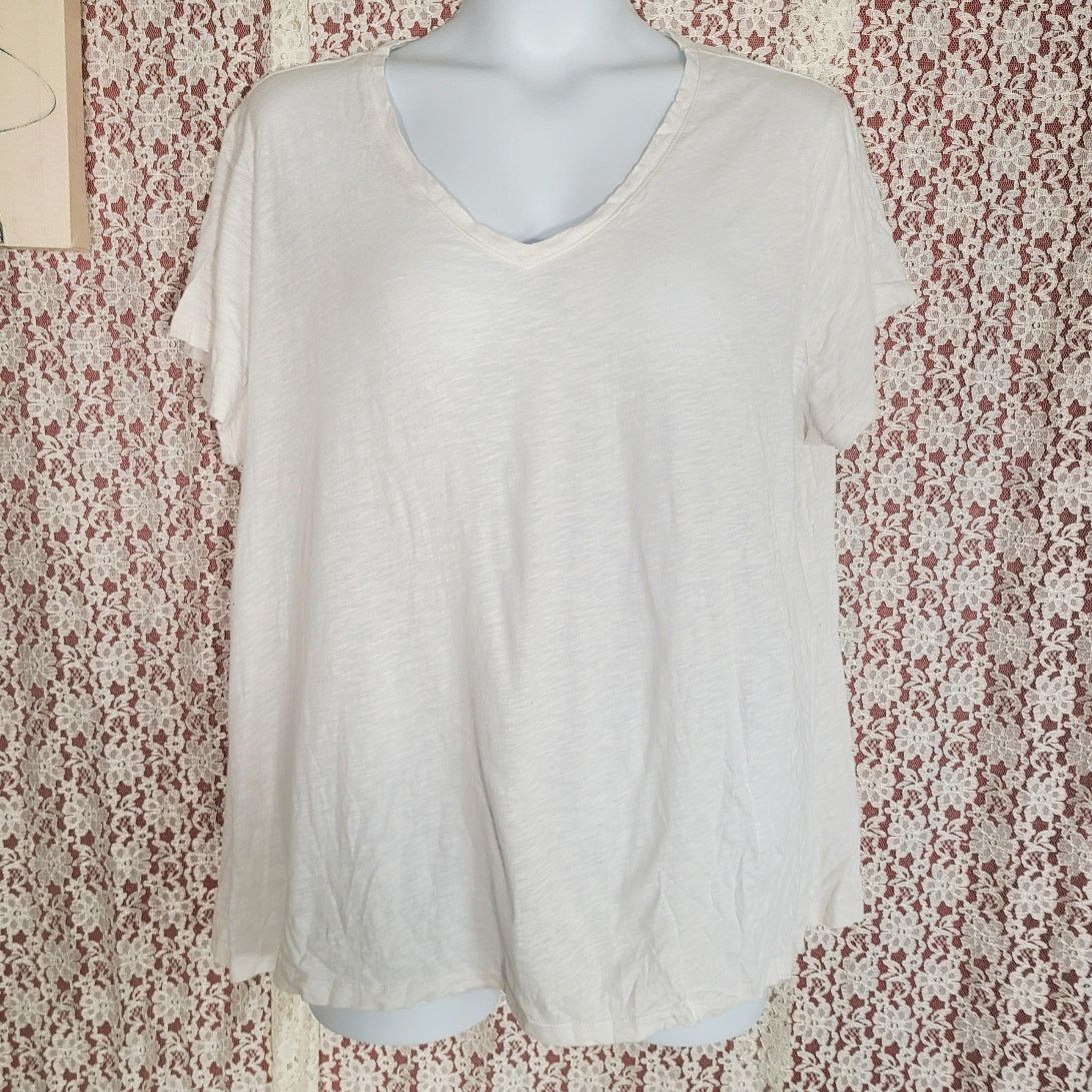 Eddie Bauer Eddie Bauer white v neck tshirt size 2xl Size XXL / US 16-18 / IT 52-54 - 1 Thumbnail