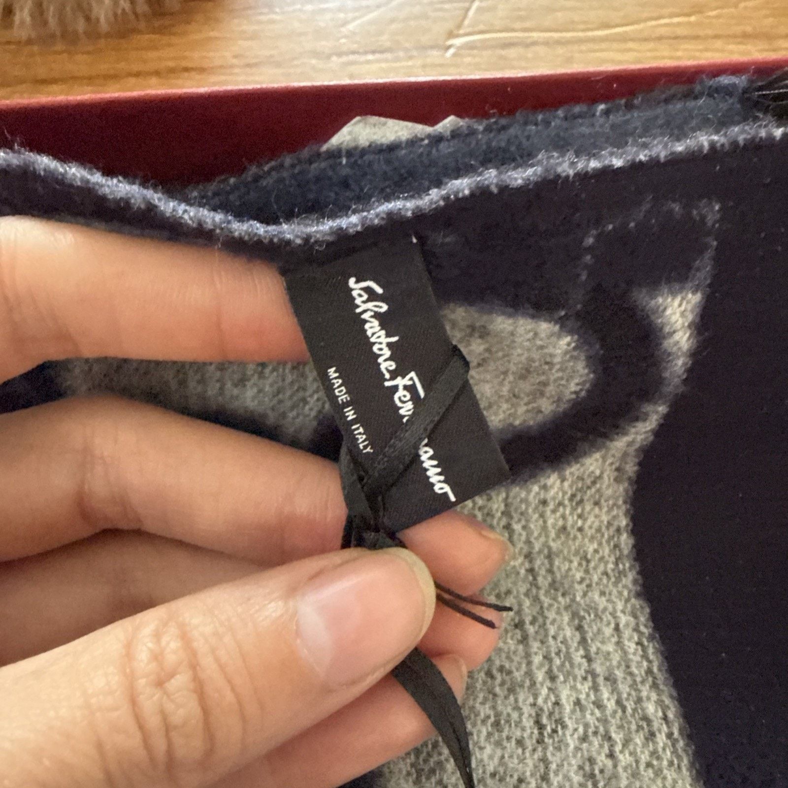 Salvatore Ferragamo Salvatore Ferragamo SR NOBILE 35 Scarf Silk Cashmere Gancini Size ONE SIZE - 4 Thumbnail