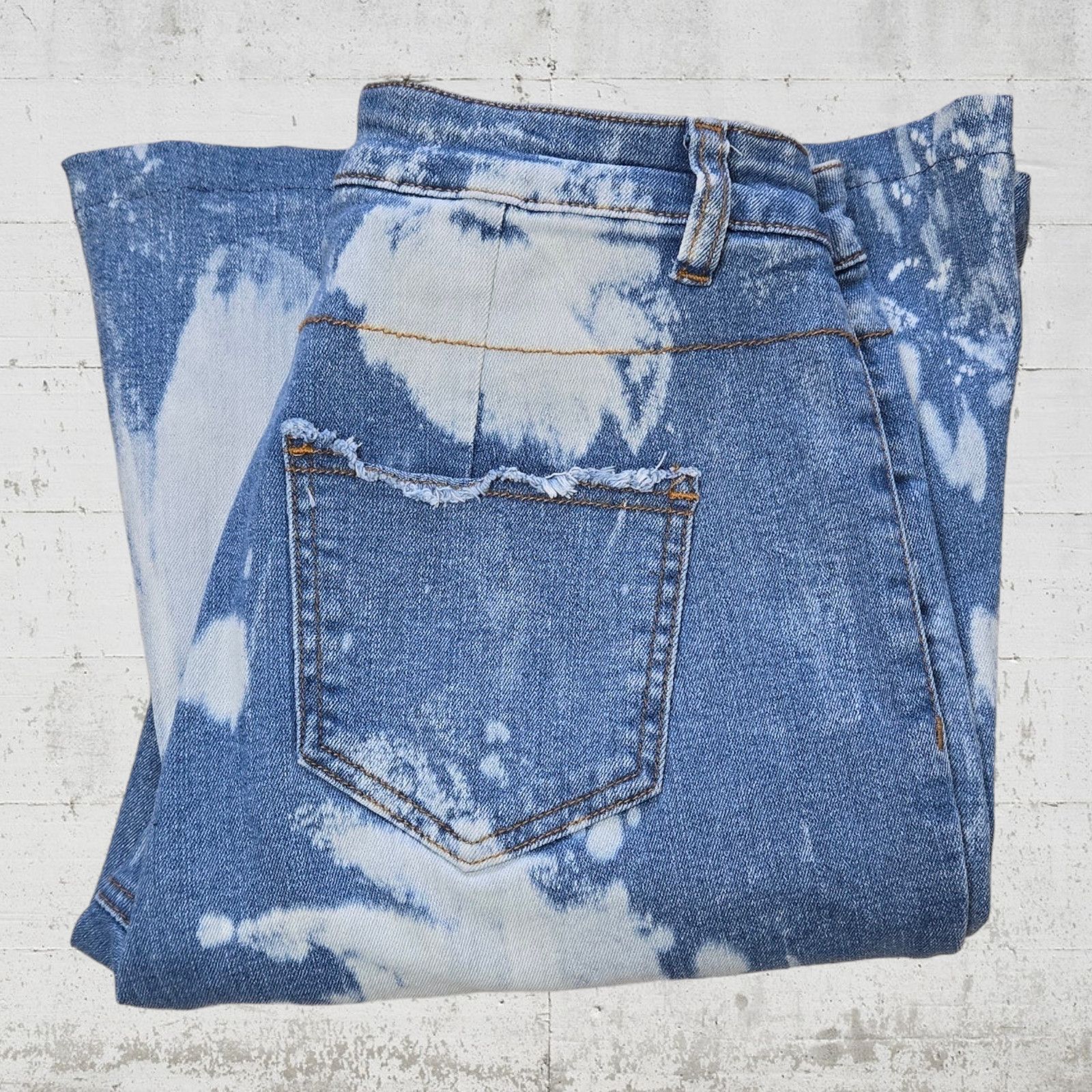 Other Light Wash Bleached Wide Flare Jeans Size 10 Size 32" / US 10 / IT 46 - 8 Thumbnail