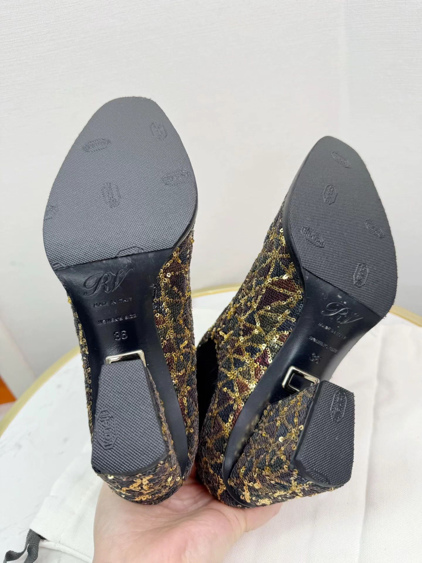 Roger Vivier RV Sequin Boots 36 Worn 2-3x Cleaned Size US 5 / IT 35 - 5 Thumbnail
