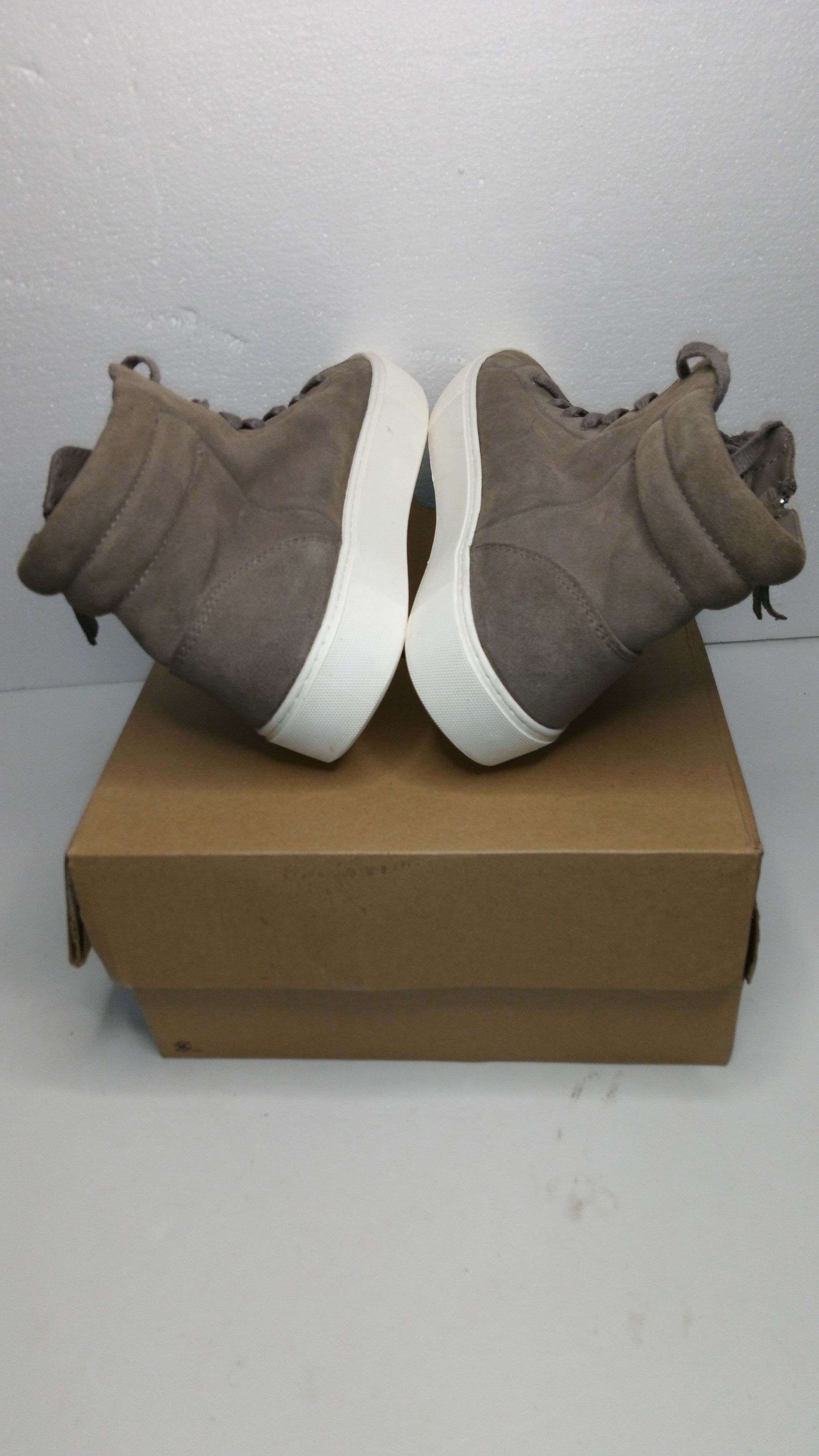 Ugg UGG Australia Olli Suede Leather Gray High Top Sneaker Size US 9.5 / IT 39.5 - 6 Thumbnail