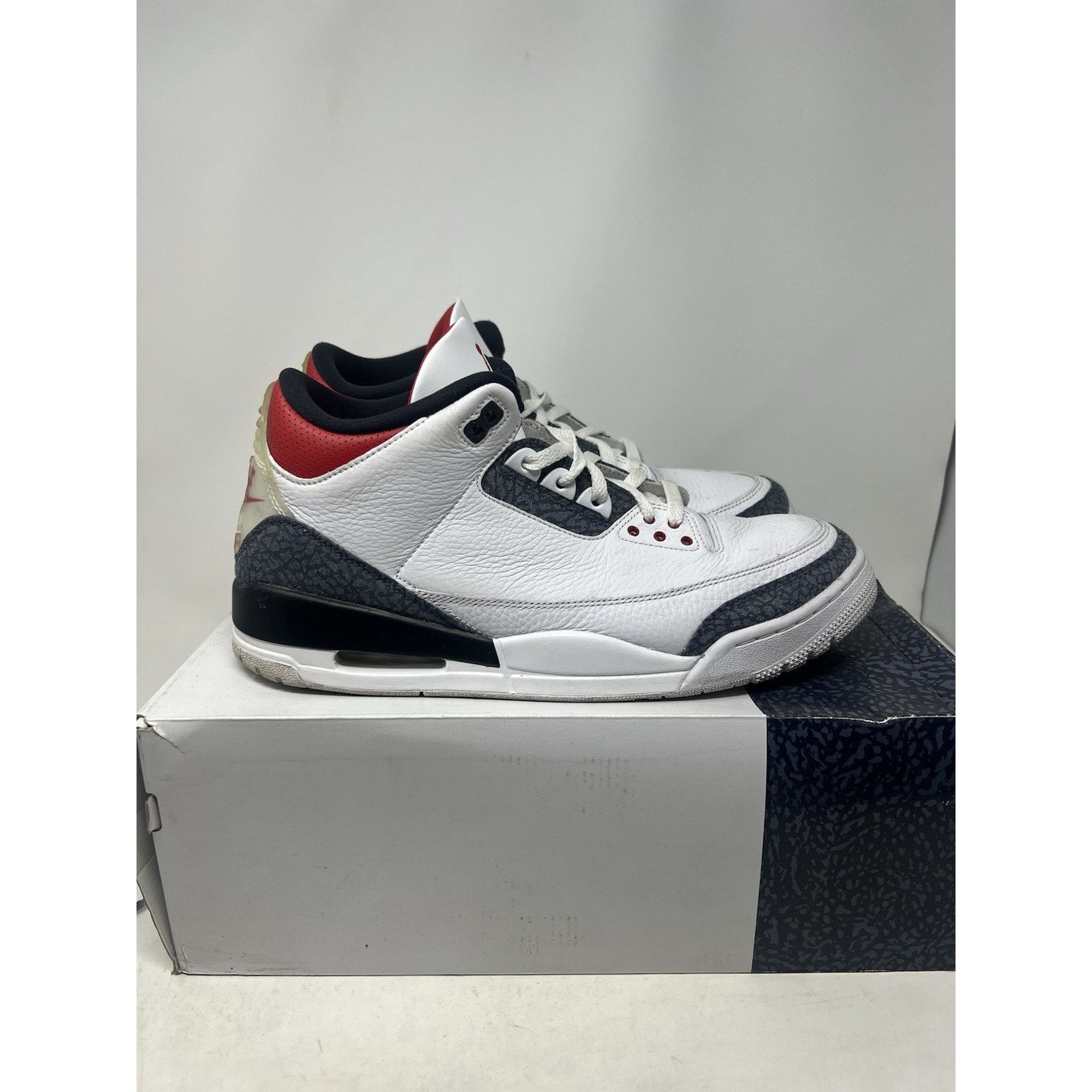 Jordan Brand Jordan 3 Retro Denim SE Fire Red 2020 | Size 13M Size US 13 / EU 46 - 2 Thumbnail