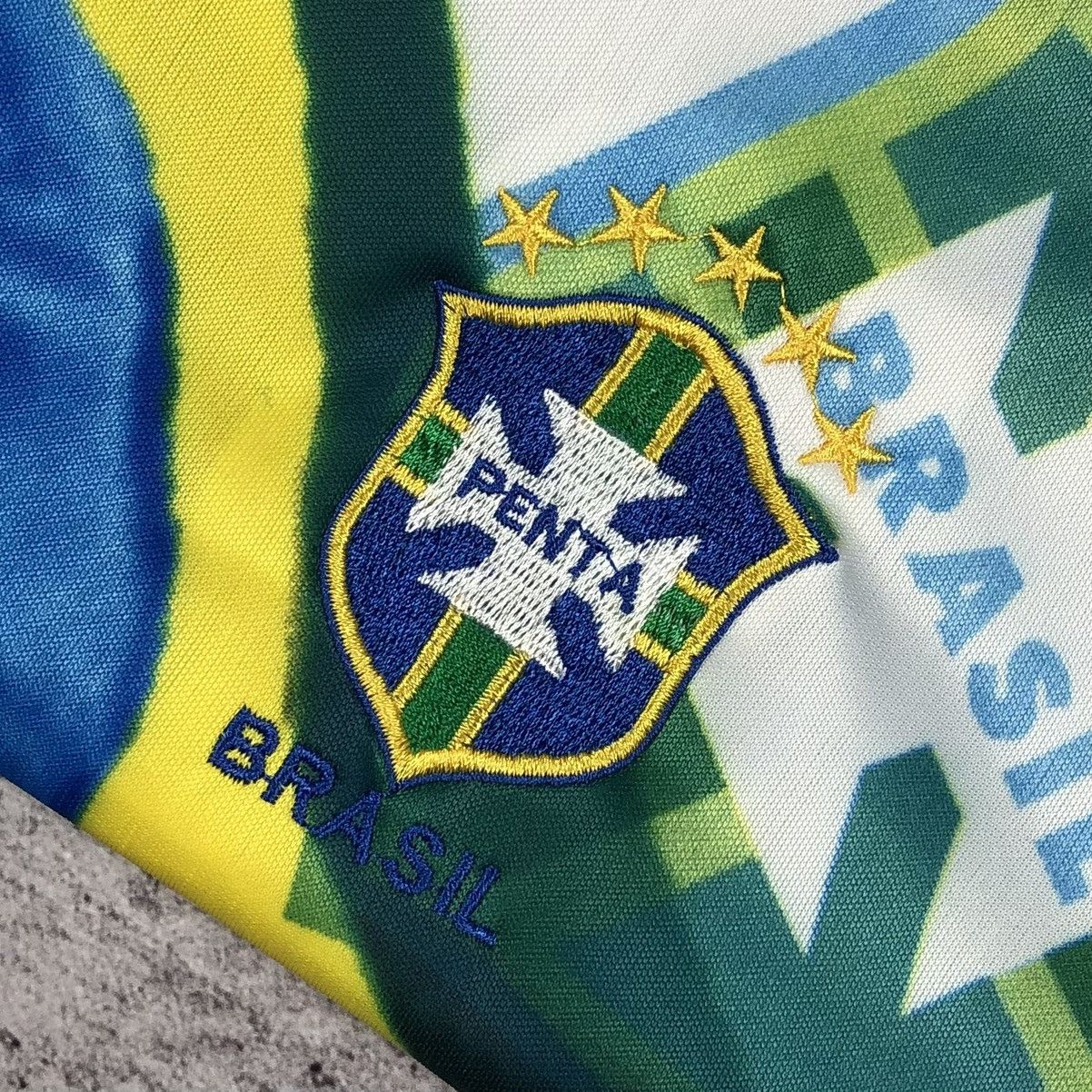 Vintage Brazil 2010 World Cup South Africa Jersey Size US L / EU 52-54 / 3 - 5 Thumbnail