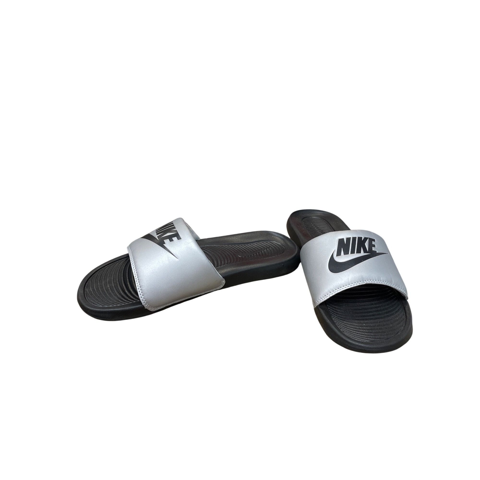 Nike Nike womans black silver sliders casual sandals sz 10 SKU 98 Size US 10 / IT 40 - 3 Thumbnail