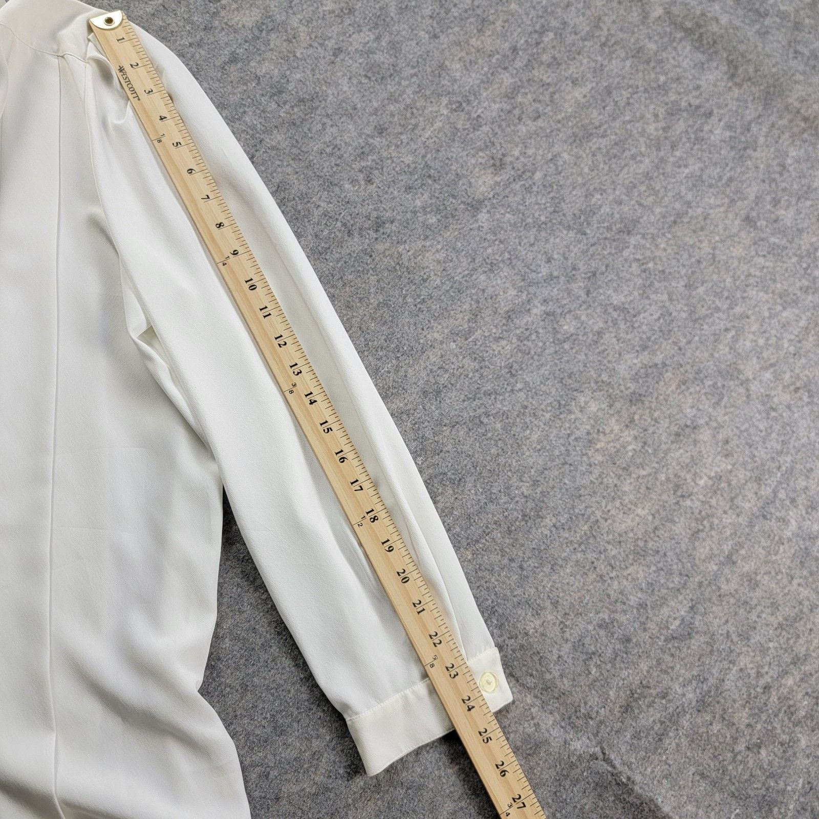 Courreges Courreges Vintage Polyester Pleated Button Down Shirt France Size M / US 6-8 / IT 42-44 - 7 Thumbnail