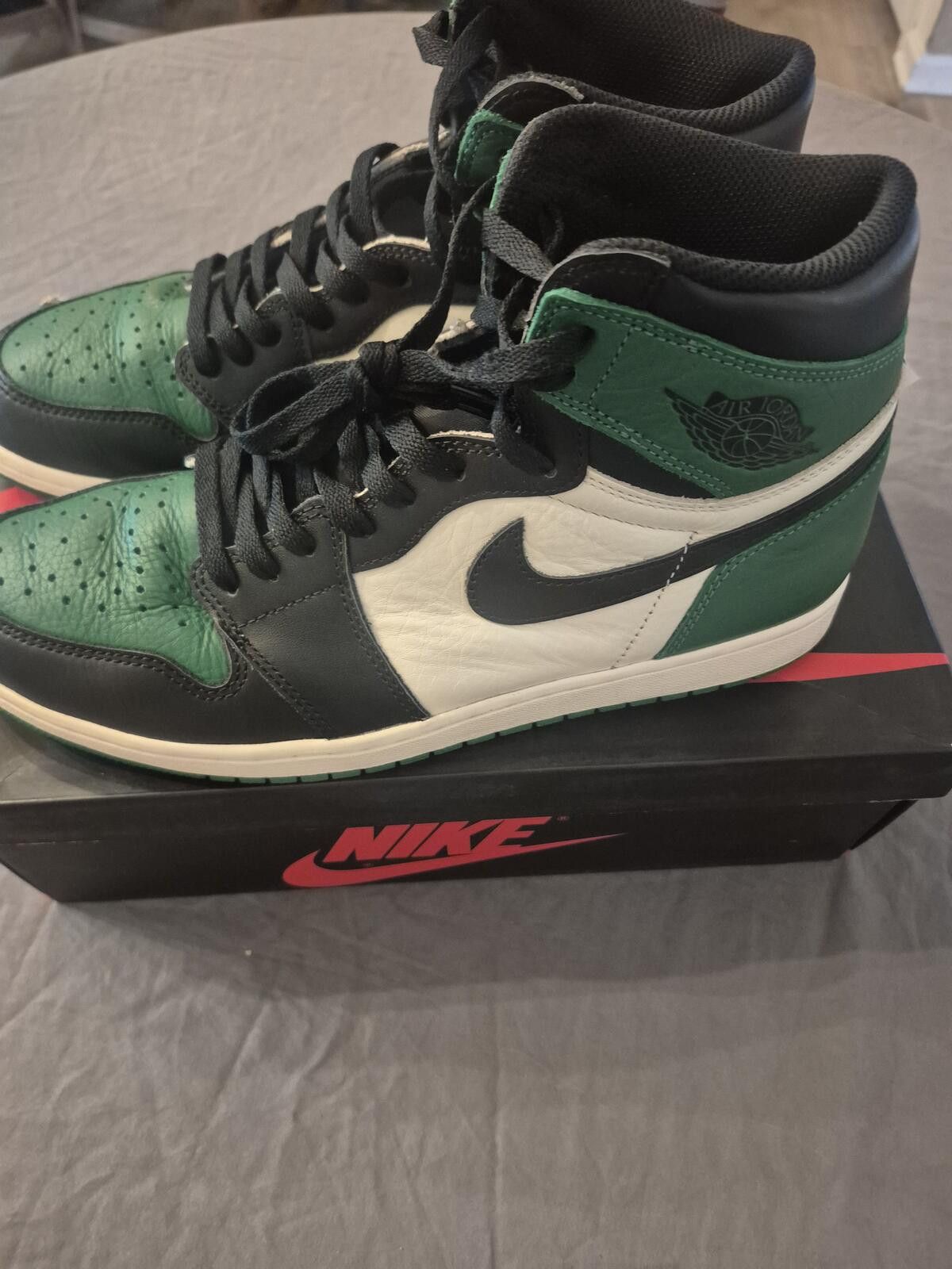 Jordan Brand Jordan 1 Retro High Top Pine Green Size 11.5 Pre-Owned Size US 11.5 / EU 44-45 - 4 Thumbnail