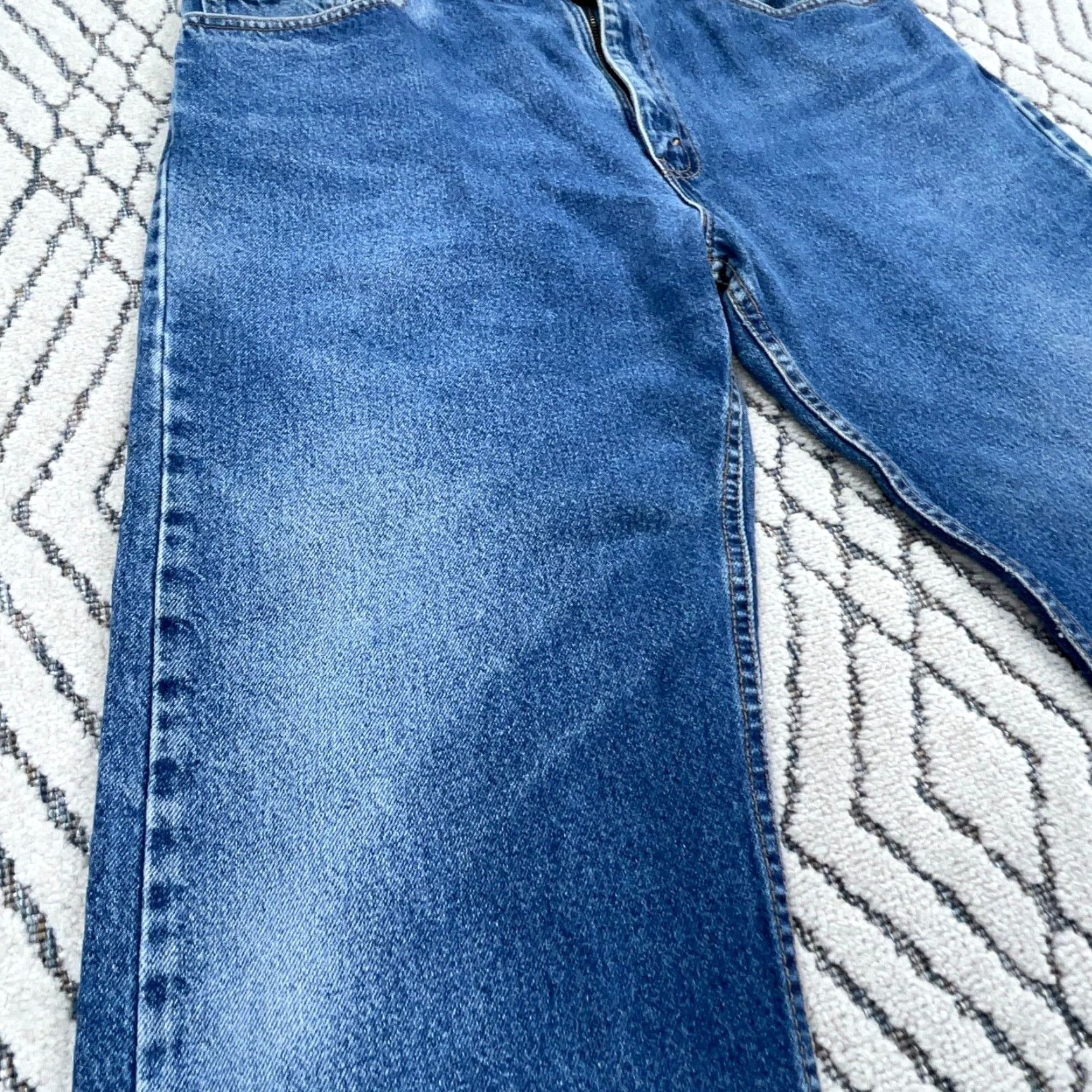 Levi's VINTAGE Levi's 505 Jeans Men 40x32 Straight Regular Fit Med Wash Blue 5-Pocket Belt Loops Zipper N/A Size US 40 / EU 56 - 7 Thumbnail