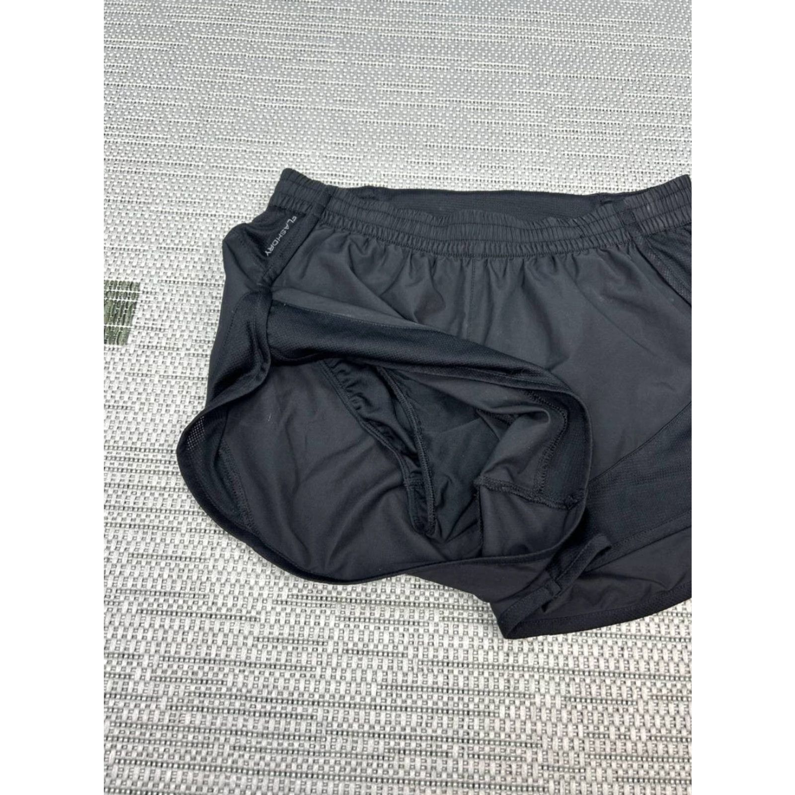 The North Face The North Face Athletic Shorts Womens Small Black Flashdry Drawstring Running Size 28" / US 6 / IT 42 - 7 Thumbnail