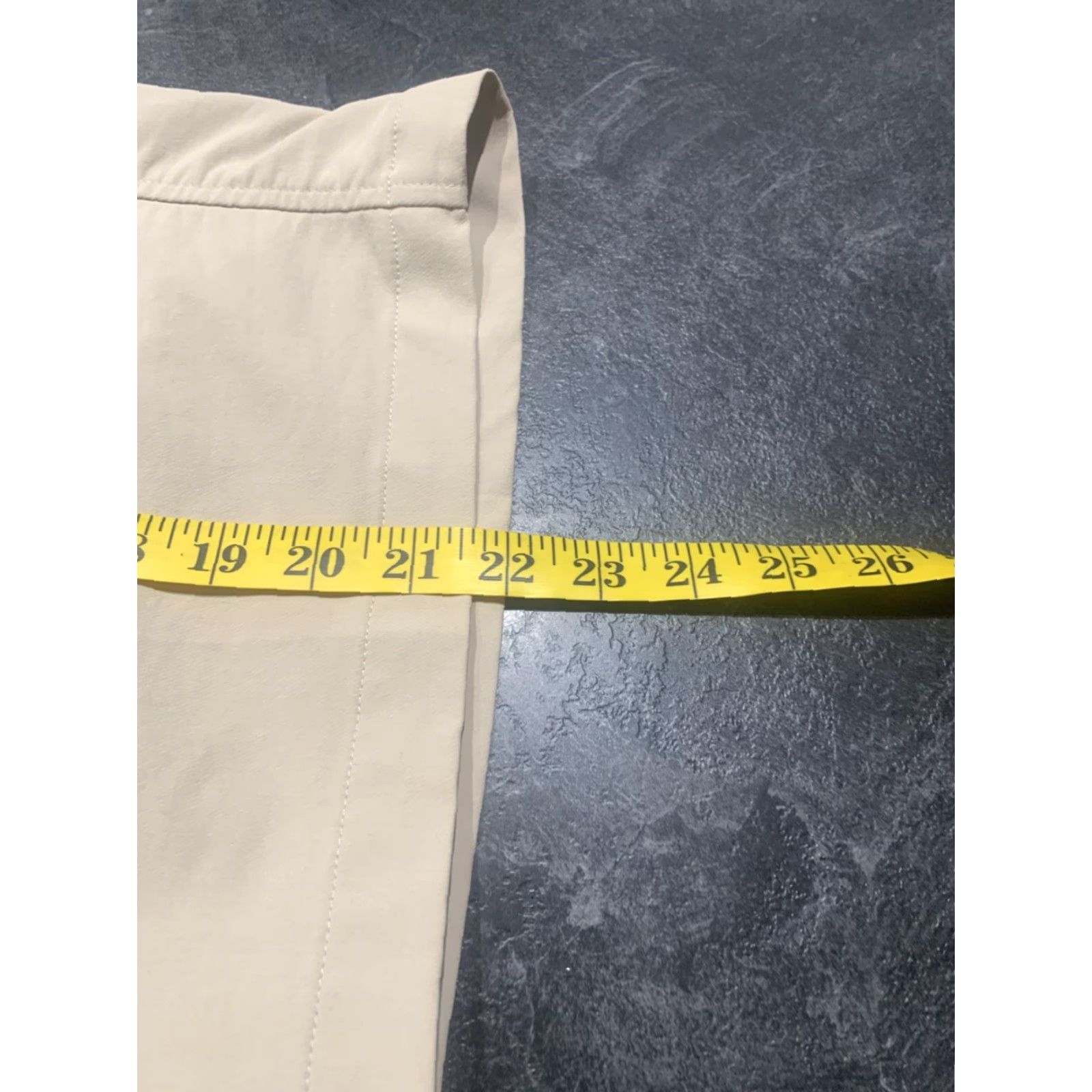 Under Armour Under Armour Men’s Golf Shorts Sz 38 Beige Nylon Bermuda Casual Spring Summer Size US 32 / EU 48 - 6 Thumbnail