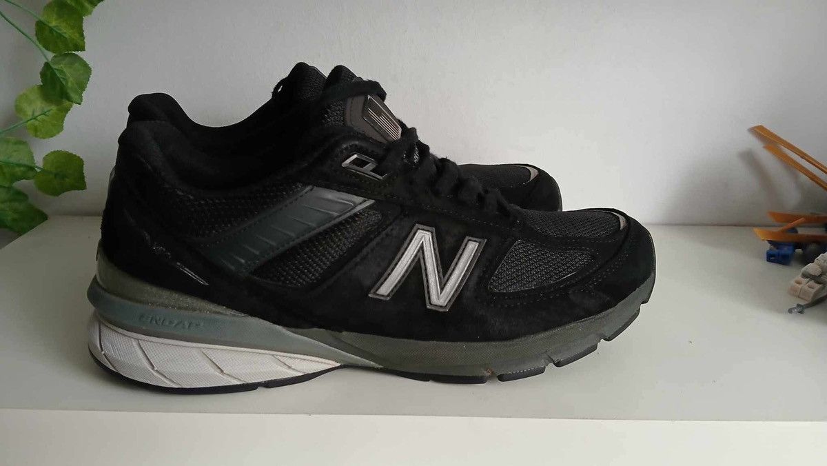 New Balance New Balance 990 V5 size 9 sneakers Size US 9 / EU 42 - 17 Thumbnail