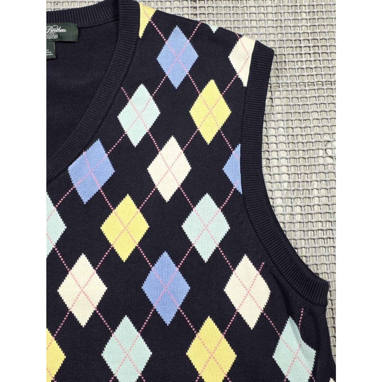 Brooks Brothers VINTAGE Brooks Brothers Mens L Sweater Vest Golfer Silk Cotton V-Neck Argyle Grandpacore Size US L / EU 52-54 / 3 - 4 Thumbnail