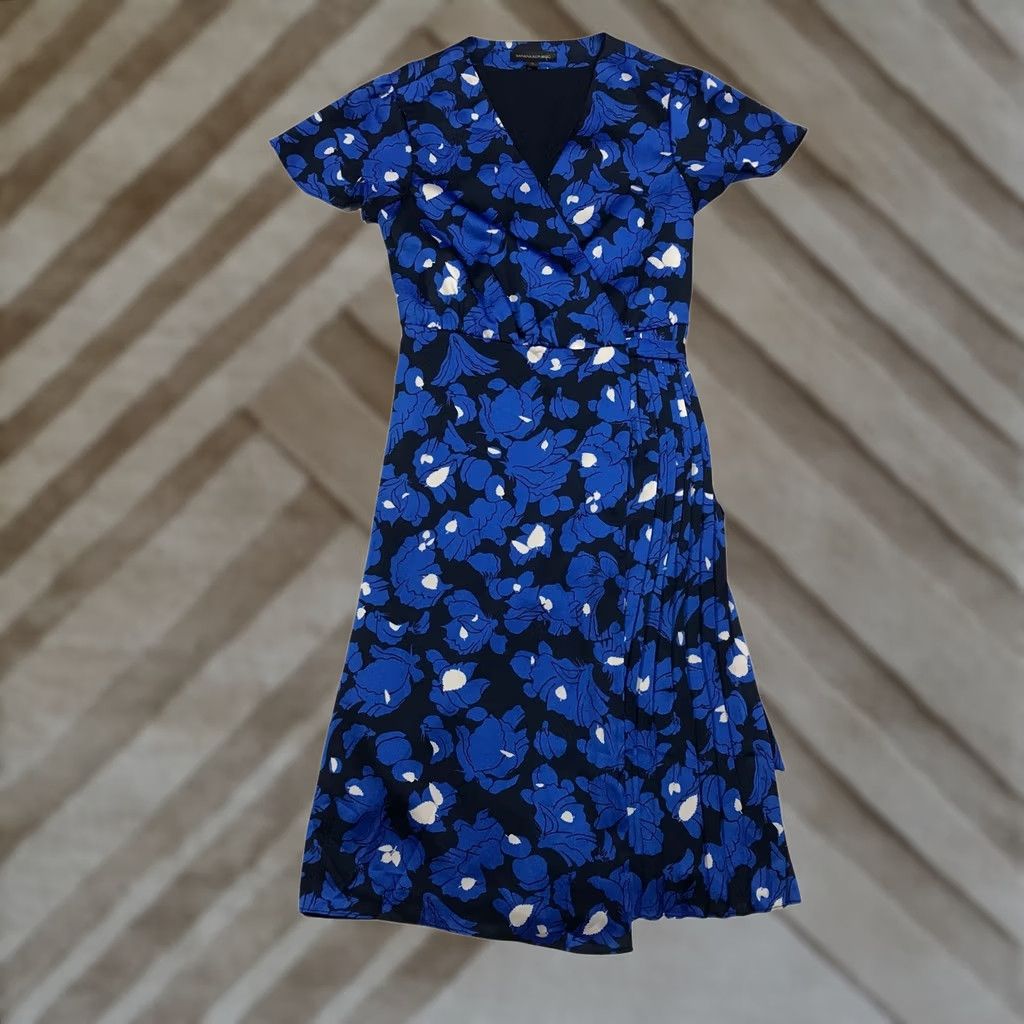 Banana Republic Banana Republic Wrap Dress S Blue Floral V-Neck Pleated Short Sleeve Women Size 28" / US 6 / IT 42 - 1 Thumbnail