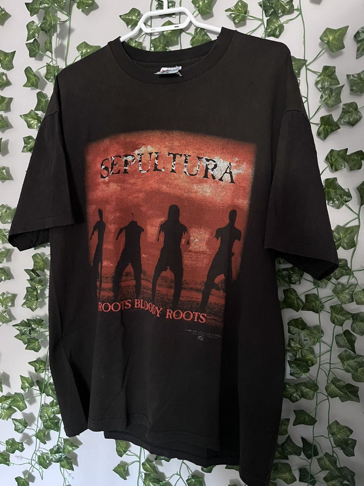 Hanes Vintage Sepultura Roots Bloody Roots 1996 Metal Band Tee Size US XL / EU 56 / 4 - 1 Thumbnail