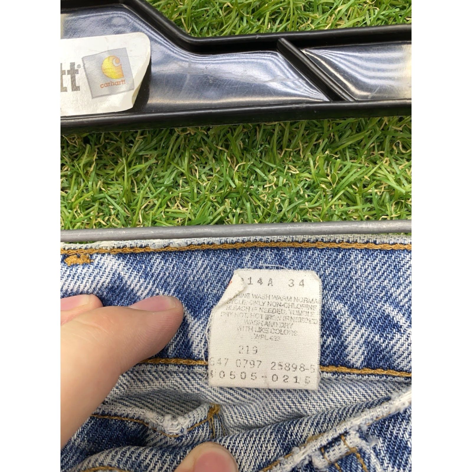Levi's VINTAGE Levi's 505 Jeans Mens 33x34 Regular Fit Straight Leg Blue Denim Comfort Pockets 90s Size US 33 - 5 Thumbnail
