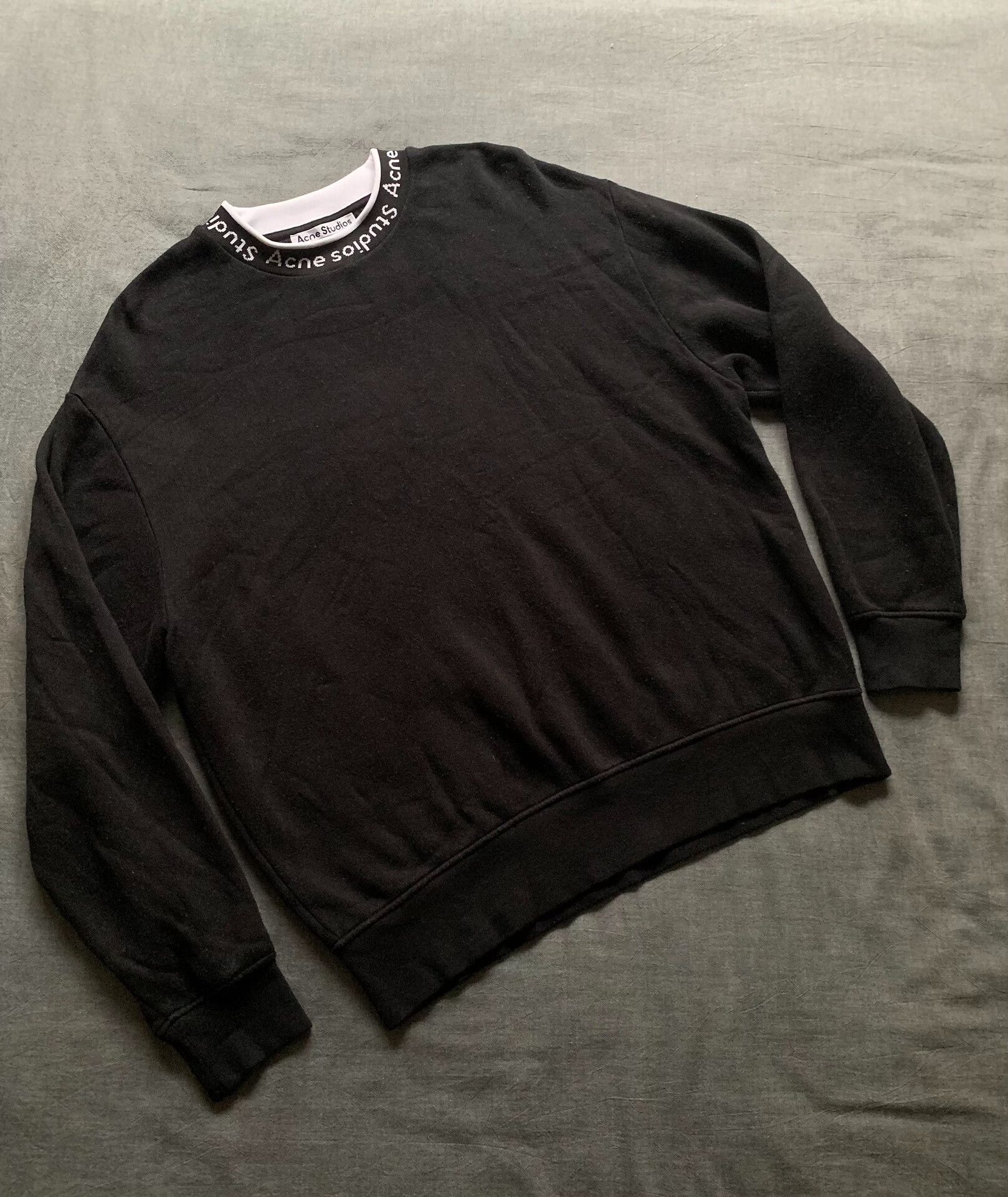 Acne Studios Acne Studios Collar Logo Sweatshirt Size XS / US 0-2 / IT 36-38 - 1 Thumbnail
