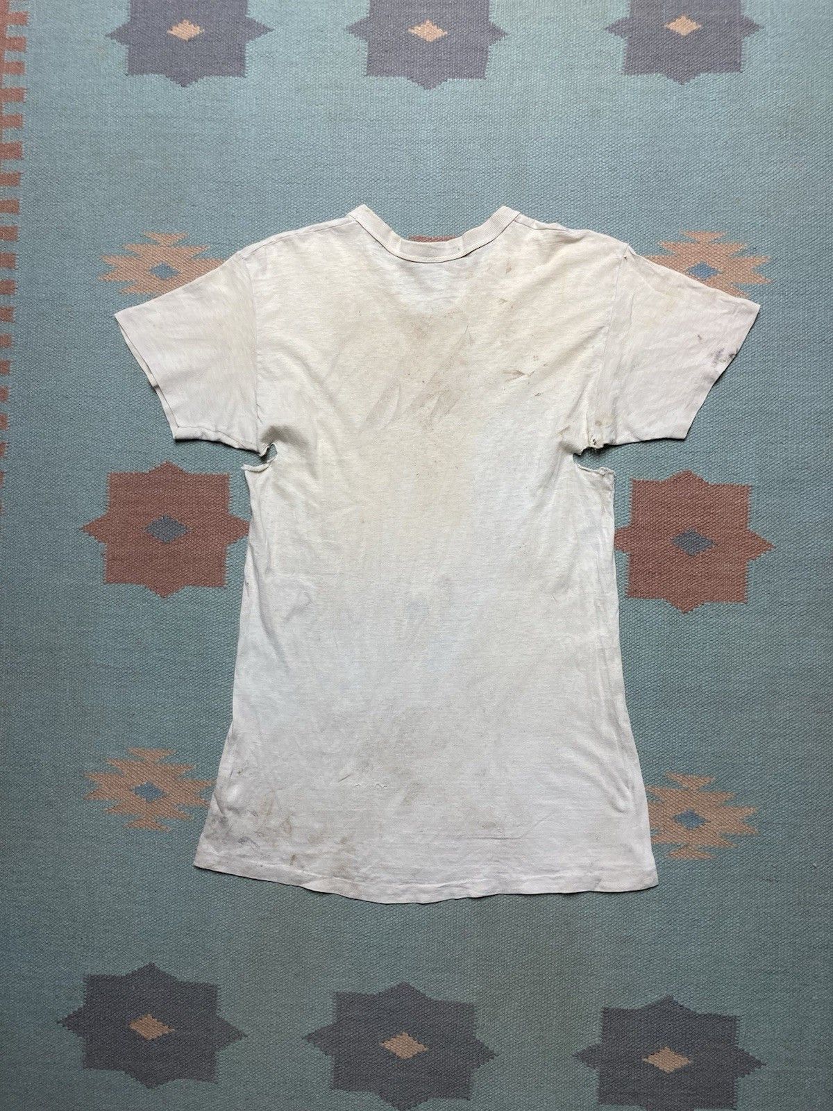 Vintage 60s blank white t shirt Hanes distressed thrashed medium Size US M / EU 48-50 / 2 - 2 Thumbnail