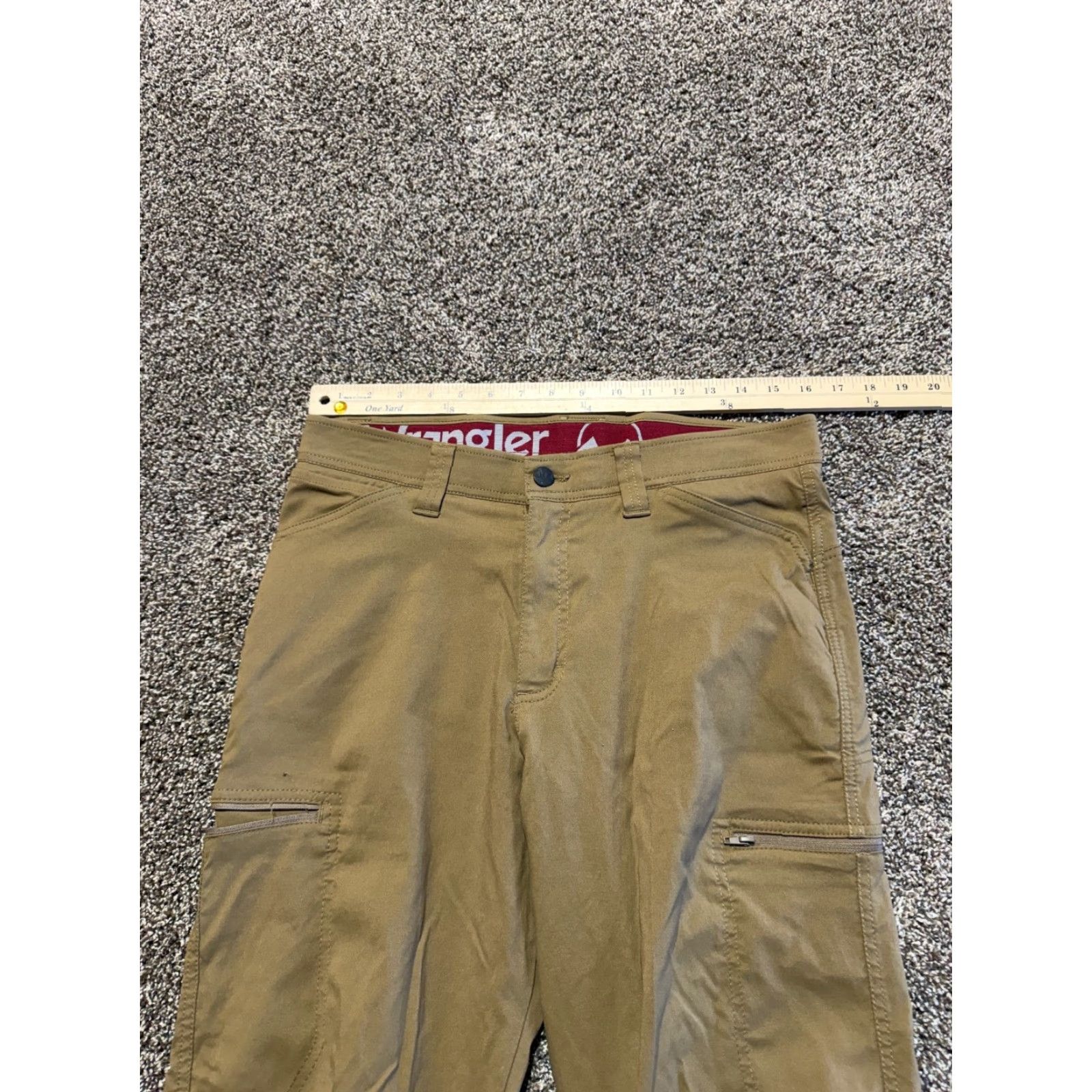 Wrangler Wrangler Nylon Cargo Mens Pants 32 Tan Brown 32X30 Lightweight Flex Cargo Pant Mens Brown Nylon 32 Inseam 30 Straight Front Pocket ID: 32X30 Size US 32 / EU 48 - 4 Thumbnail