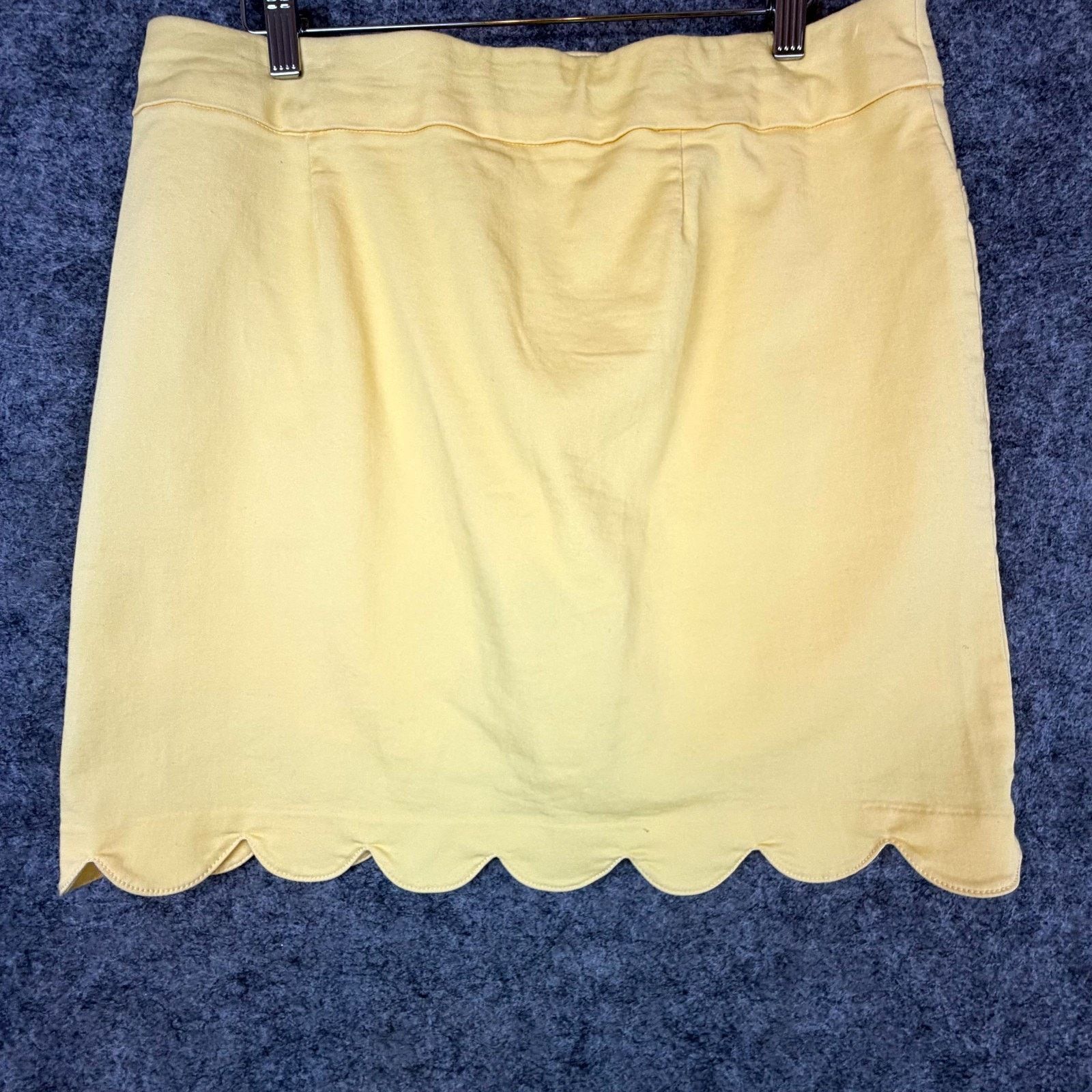 Croft & Barrow Croft & Barrow The Effortless Stretch Skort 12 Yellow Modest Size 34" / US 12 / IT 48 - 2 Thumbnail