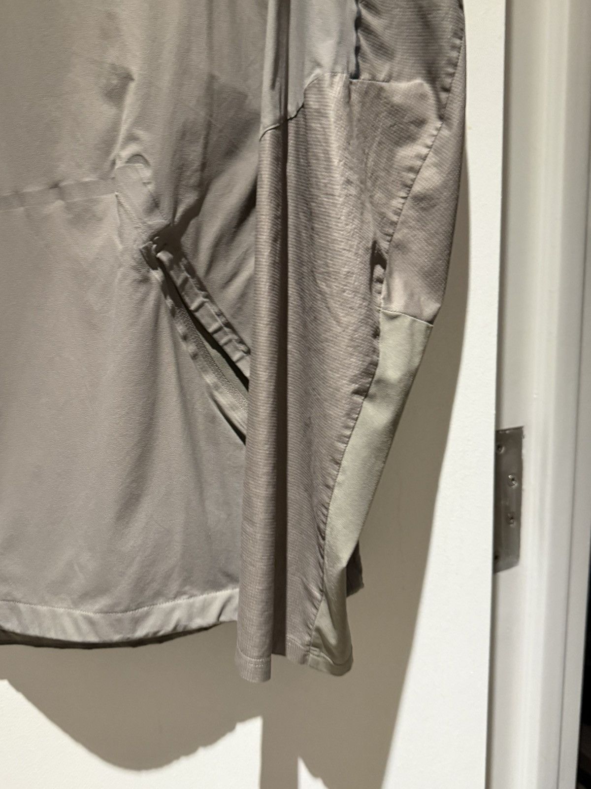 Lululemon Lululemon Light Running Jacket Size US S / EU 44-46 / 1 - 3 Thumbnail