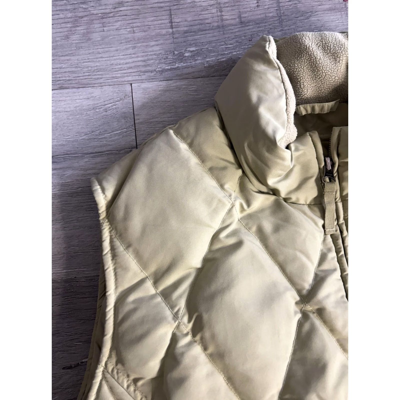 Eddie Bauer Eddie Bauer Vest Womens XL Beige Quilted Down Puffer Zip Pockets Fleece Collar Size XL / US 12-14 / IT 48-50 - 2 Thumbnail