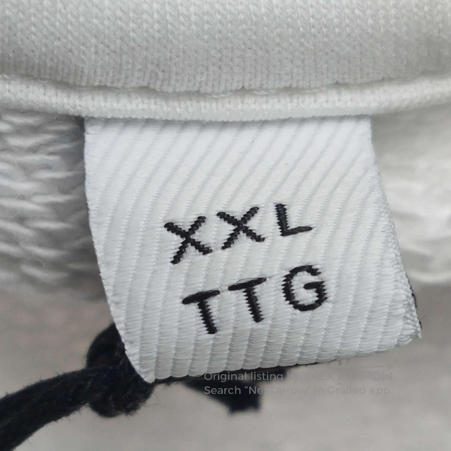 Burberry Burberry White Sweatshirt with Check Collar. Size US S / EU 44-46 / 1 - 6 Thumbnail
