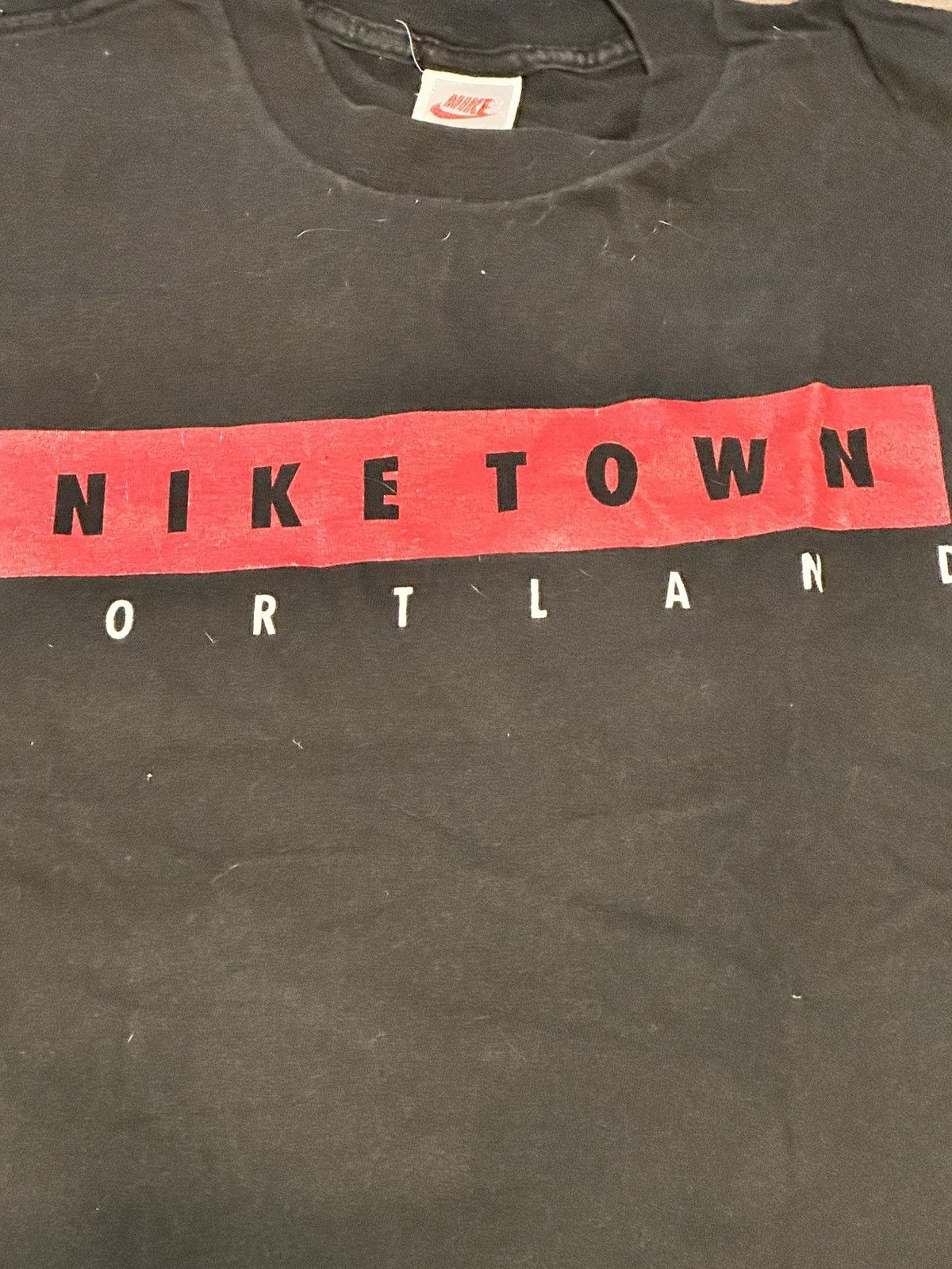 Nike × Vintage Nike town T-shirt Portland Size US XL / EU 56 / 4 - 2 Thumbnail