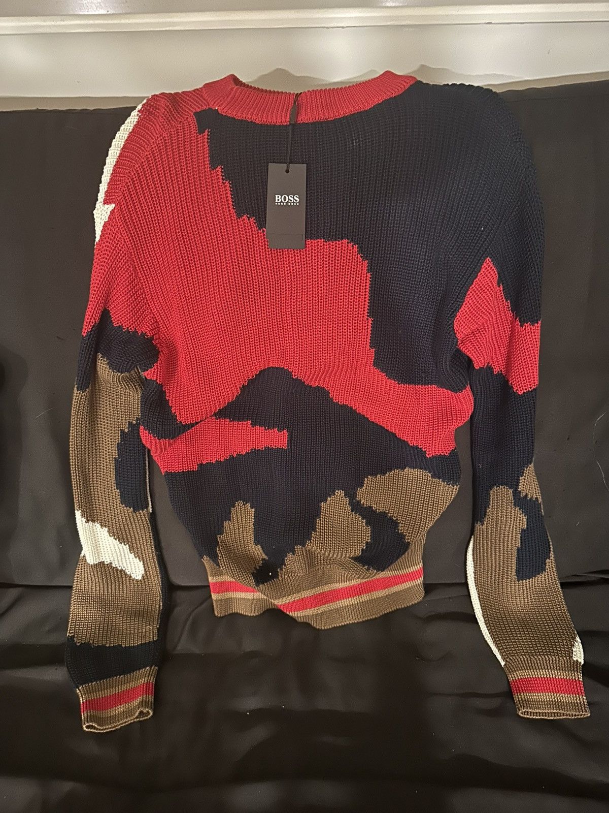 Hugo Boss Hugo Boss Red Black Brown Splotch Knit Sweater Size US M / EU 48-50 / 2 - 1 Thumbnail