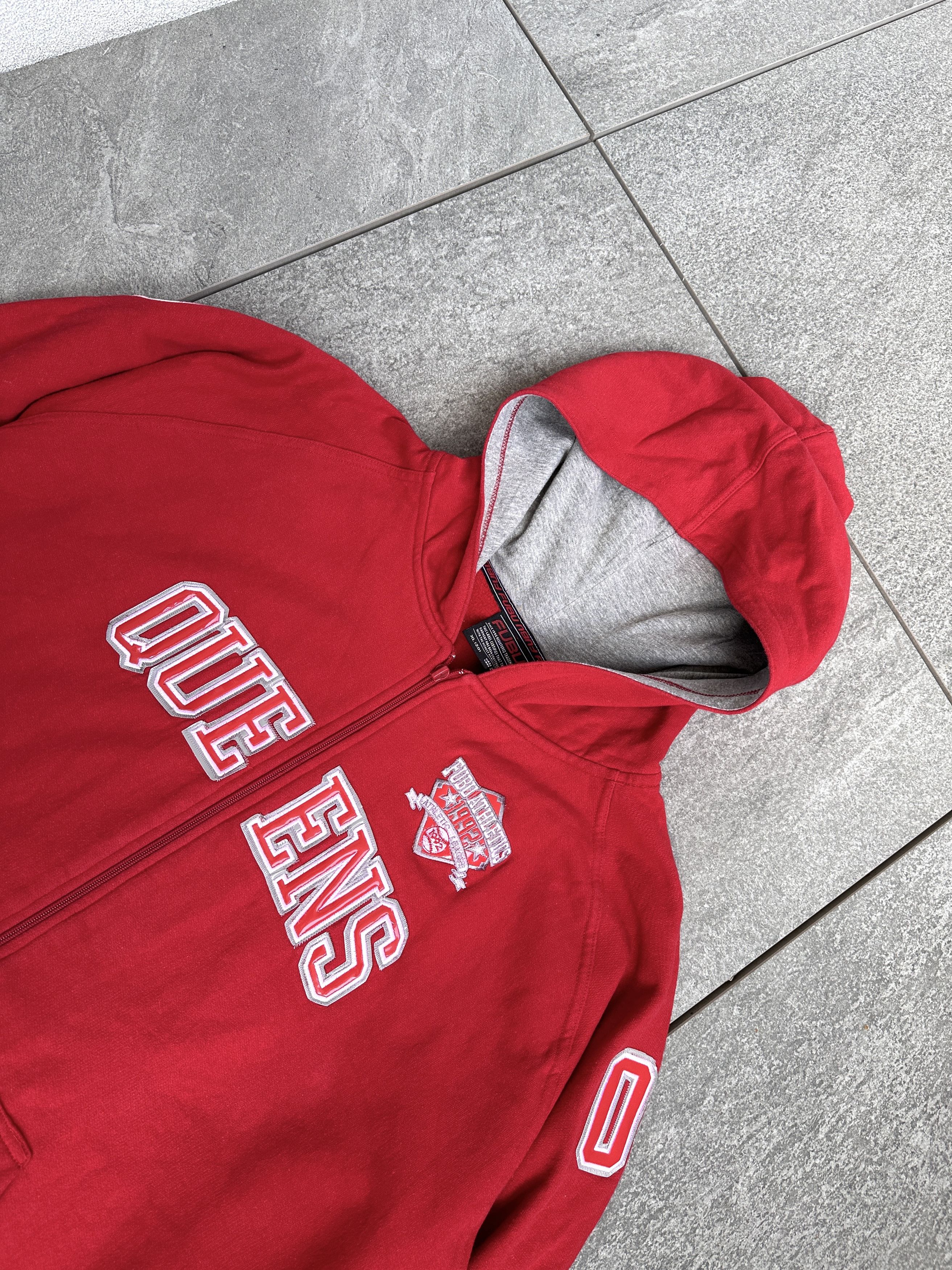 Fubu Vintage FUBU Queens university zip hoodie usa L Size US L / EU 52-54 / 3 - 2 Thumbnail