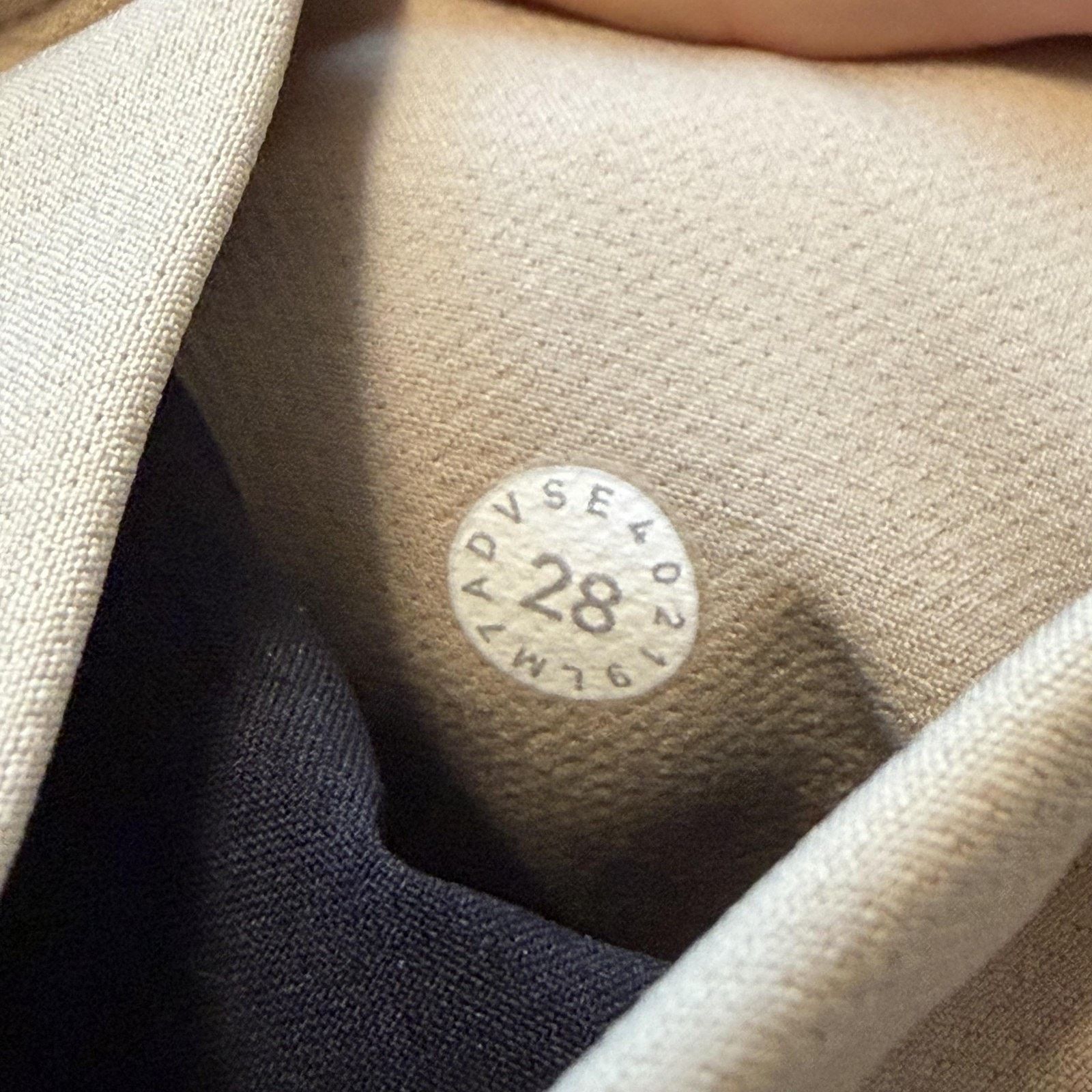 Lululemon Lululemon Shorts 28 Beige Stretch Chino 5 Pocket 10 Inseam Size US 28 / EU 44 - 7 Thumbnail