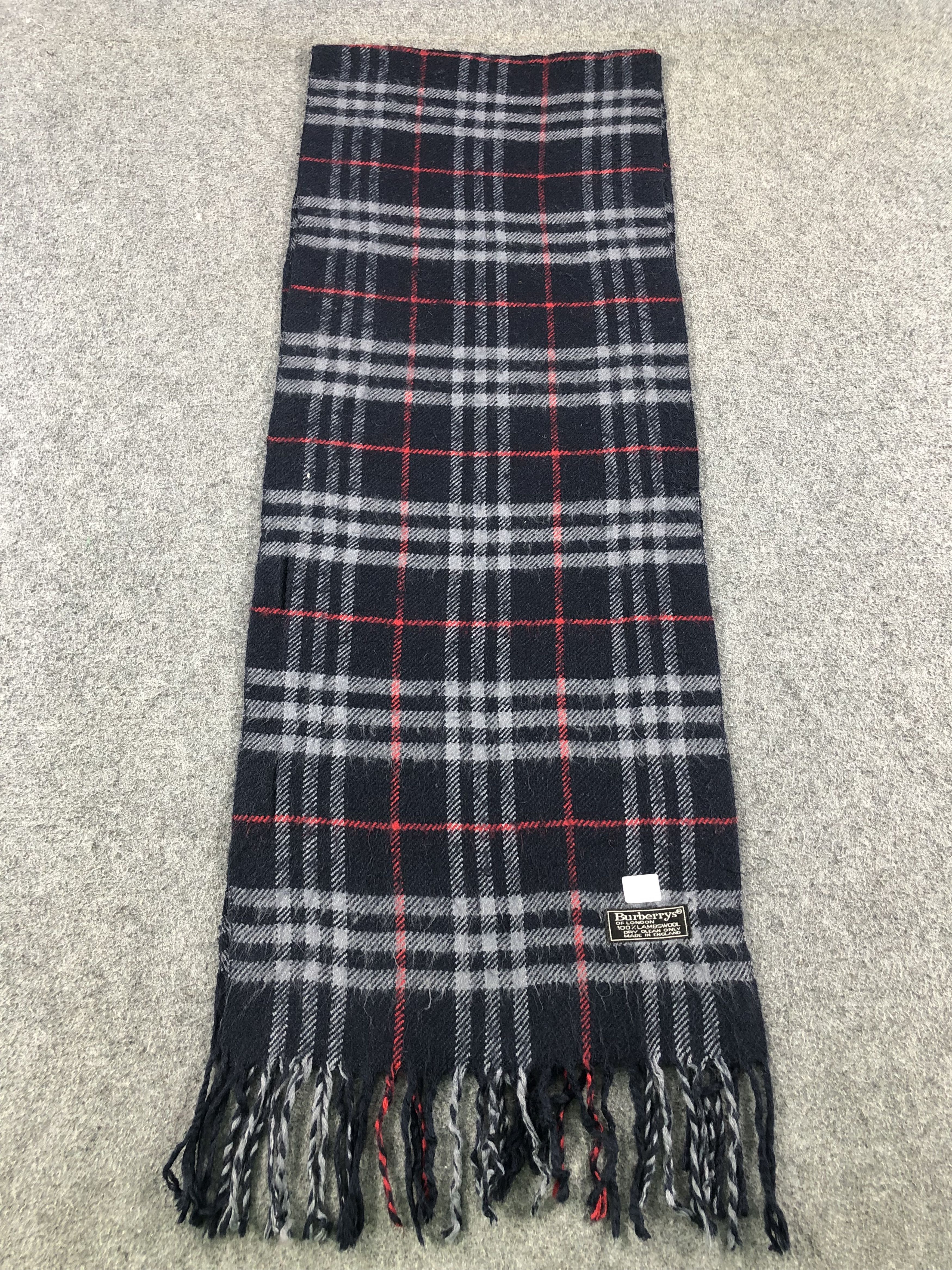 Burberry Burberry Scarf / Muffler / Neckwear Size ONE SIZE - 2 Thumbnail