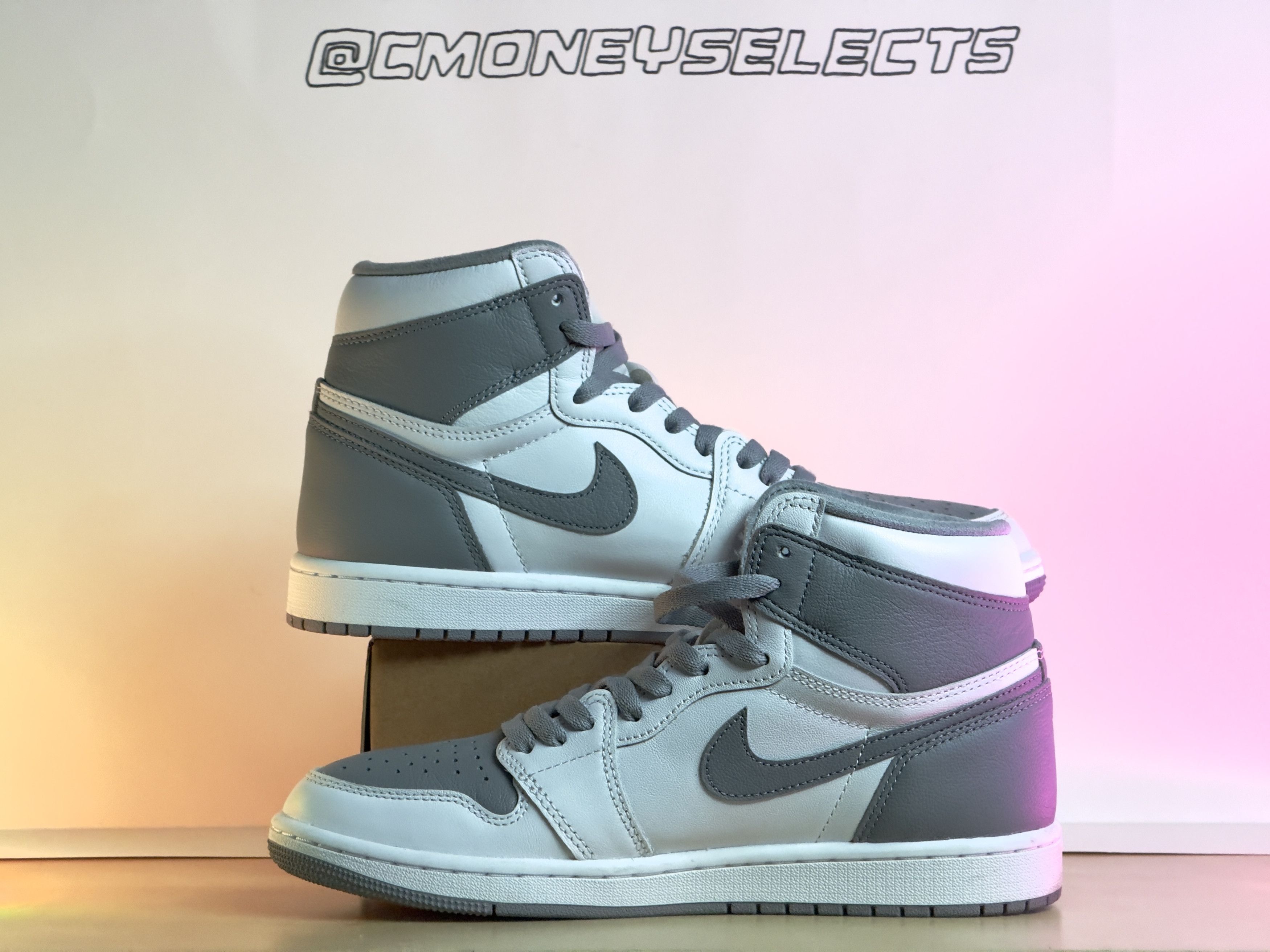 Jordan Brand Jordan 1 High “Stealth” Size US 8.5 / EU 41-42 - 2 Thumbnail