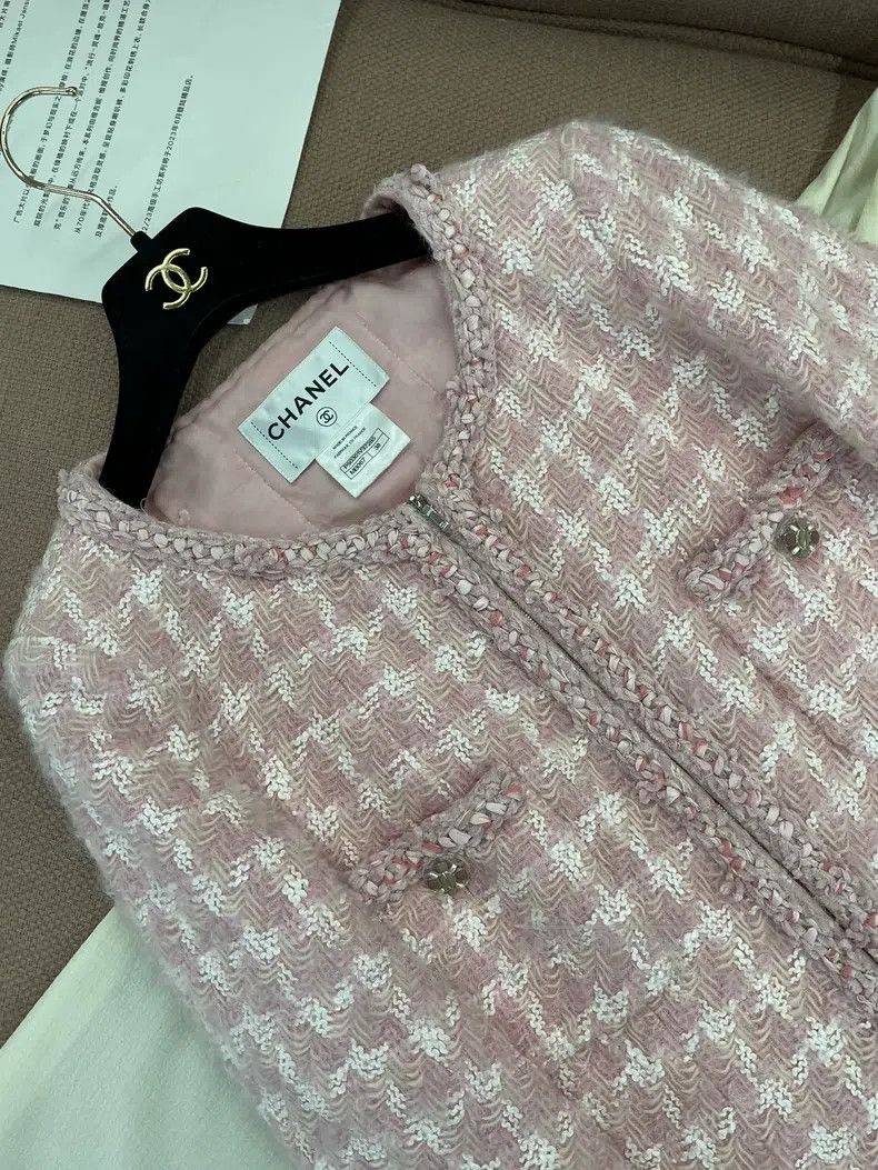 Chanel Chanel Supermarket series pink tweed jacket Size XS / US 0-2 / IT 36-38 - 2 Thumbnail