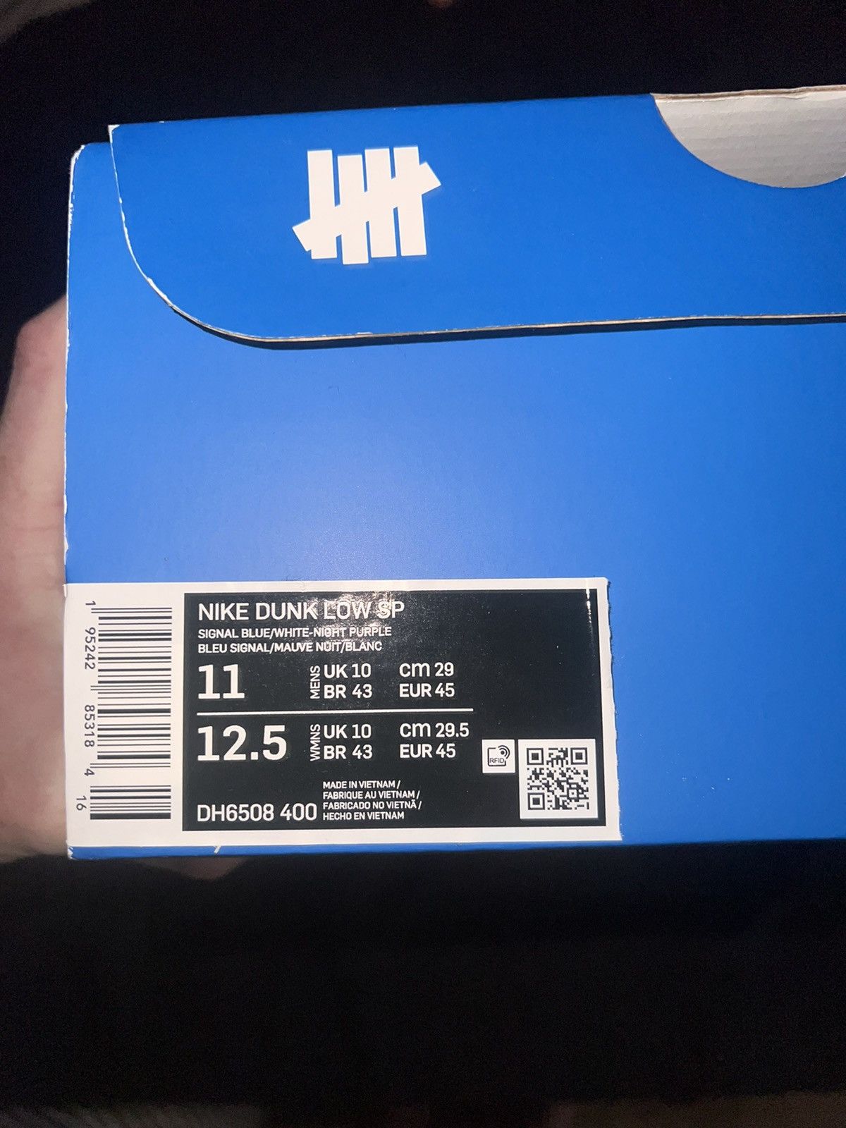 Nike SB Undefeated 5 on It Dunks Size US 11 / EU 44 - 9 Thumbnail