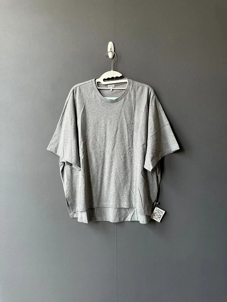 Loewe loewe Gray embroidered logo short sleeve 2506-Nextarrow Size US L / EU 52-54 / 3 - 1 Thumbnail