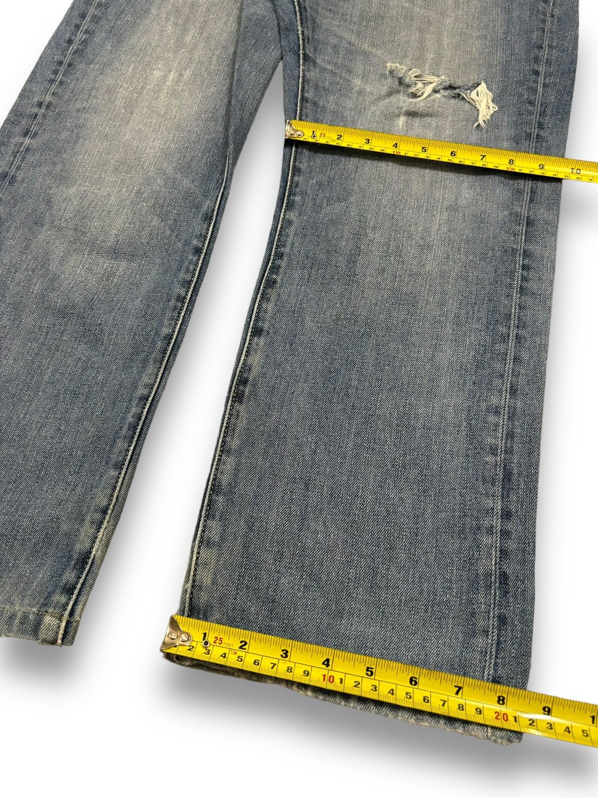 Uniqlo Vintage Y2K Uniqlo Blue Wash Loose Fit Distressed Jeans Size US 35 - 15 Thumbnail