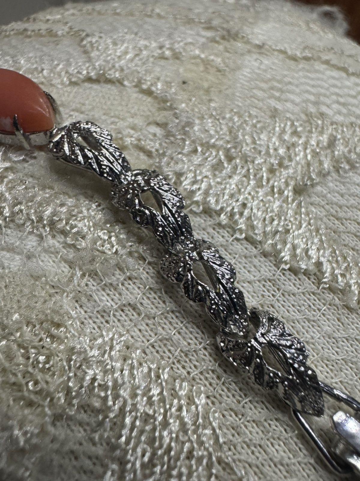 Native NATIVE NAVAJO AMERICAN JEWELRY CORAL STONES SILVER BRACELET Size ONE SIZE - 4 Thumbnail