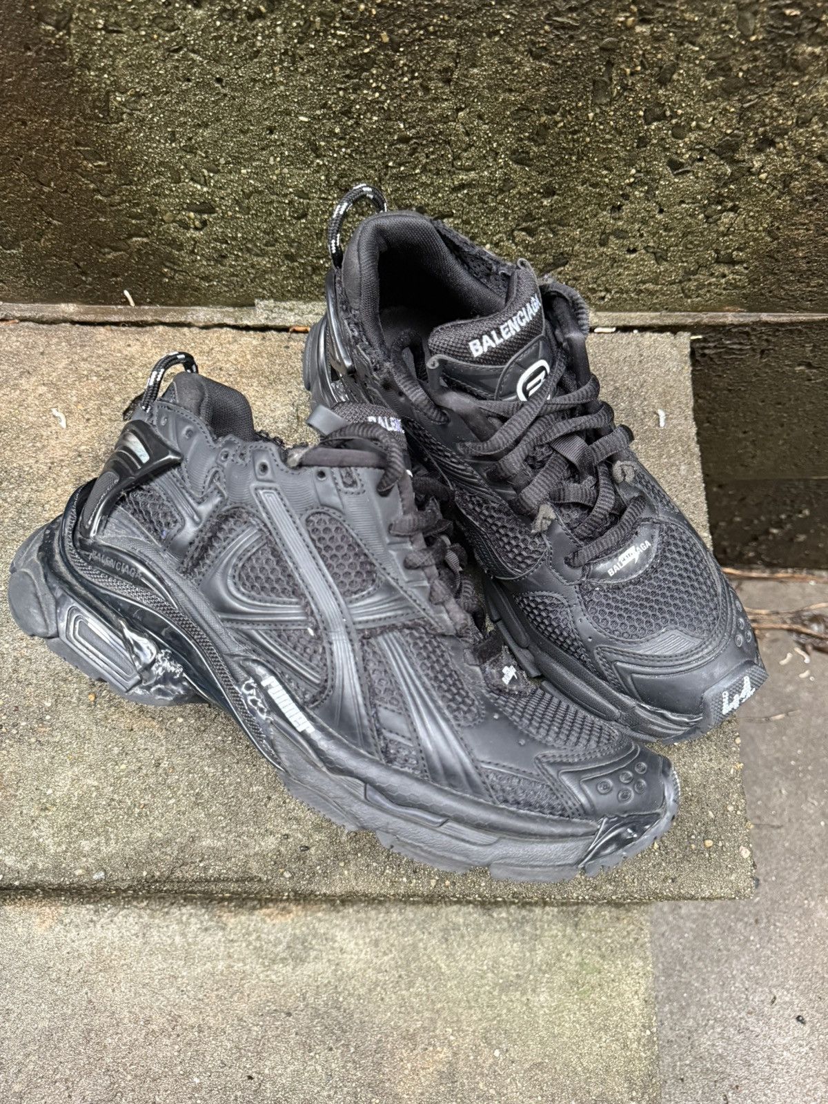 Balenciaga Balenciaga Triple Black Runner 41 Size US 8 / EU 41 - 2 Thumbnail