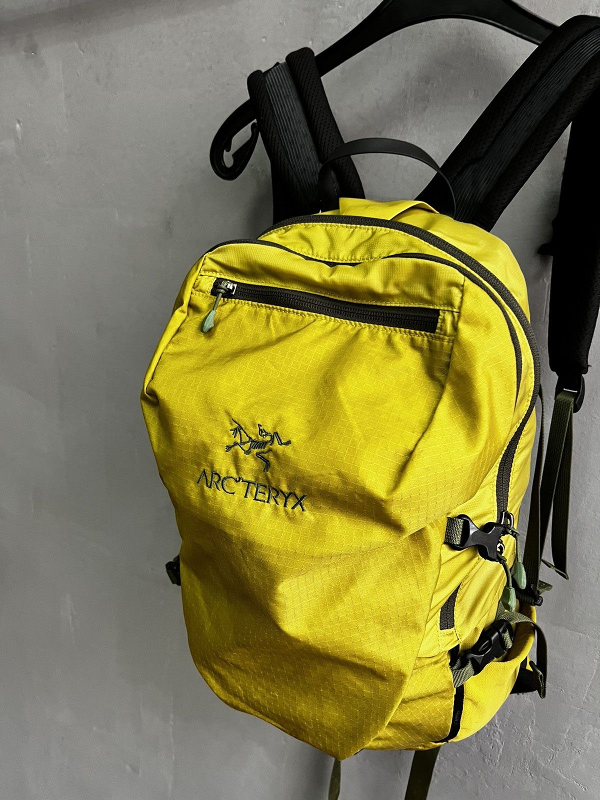 Arc'teryx Arc'teryx Axios 25 Nylon Backpack Bag Made in Philippines Size ONE SIZE - 6 Thumbnail