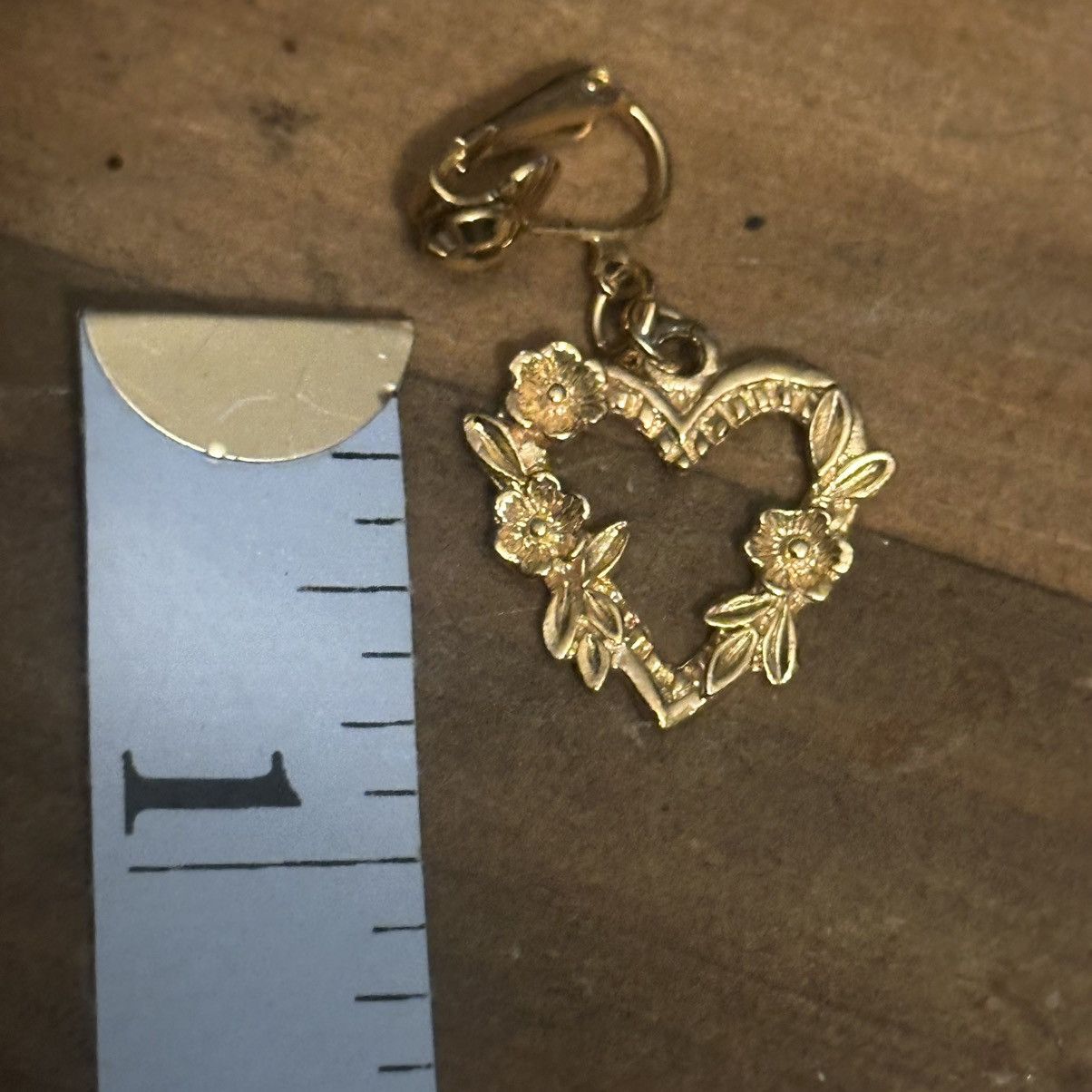 Vintage Vintage Victorian floral heart clip on dangle earrings Size ONE SIZE - 3 Thumbnail