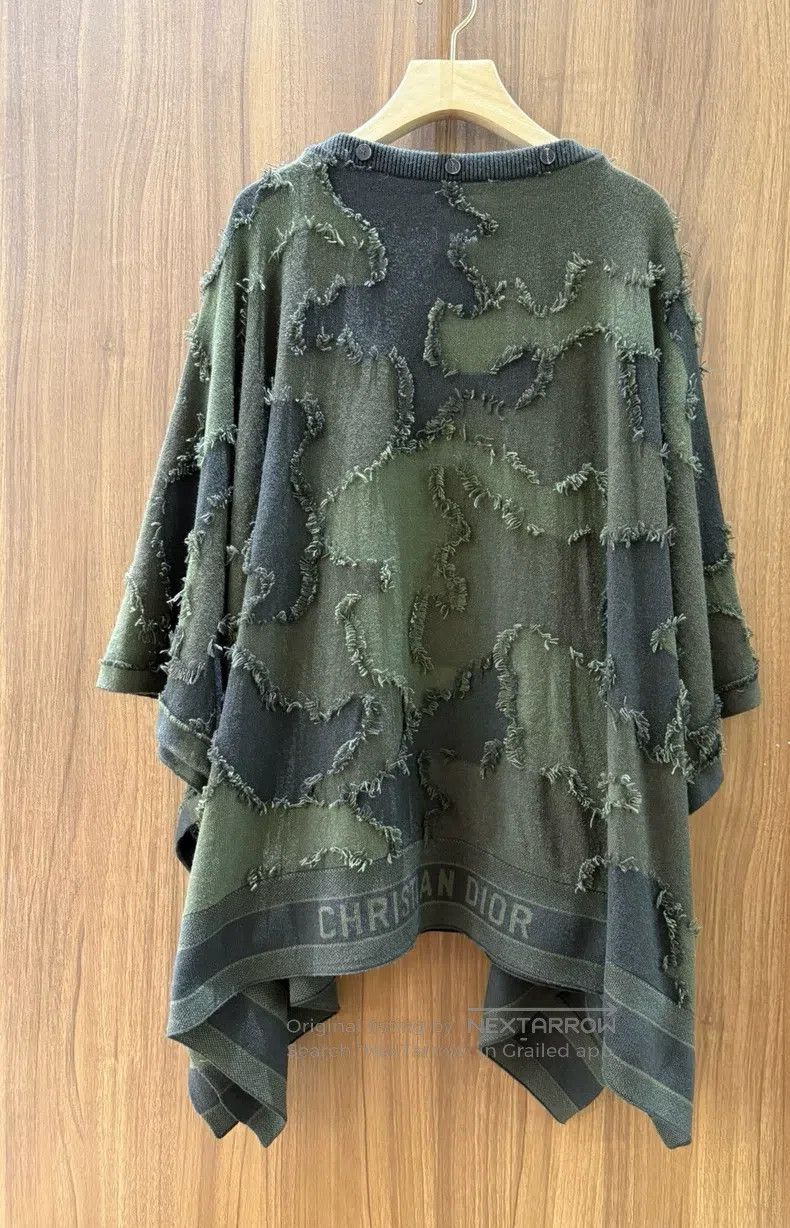 Dior Dior Army green cashmere cloak coat Size S / US 4 / IT 40 - 1 Thumbnail