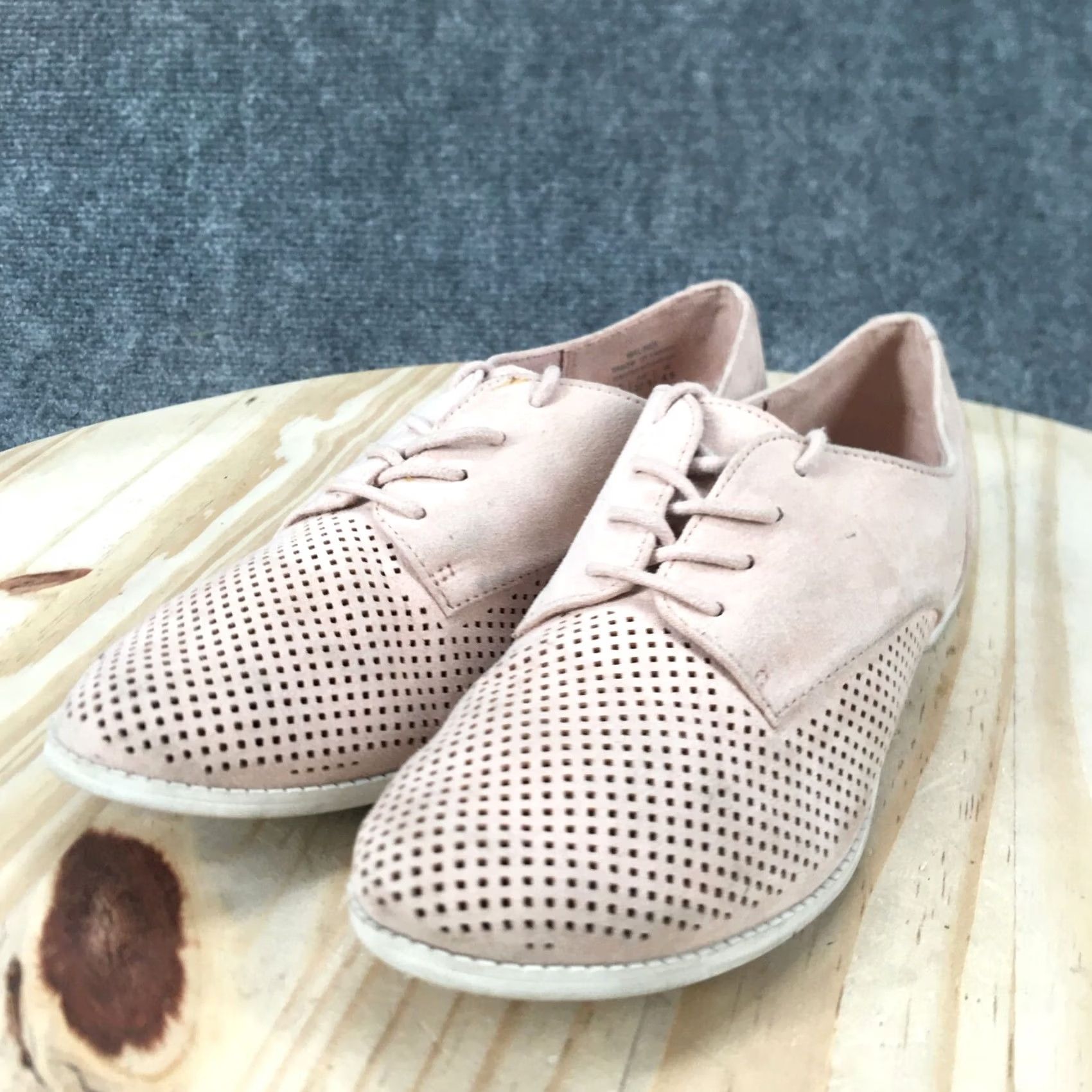 Vintage Kelly & Katie Malindi Oxford Pink Low Top Flat Womens 7 Casual Lace Up Suede Perforated Shoes I think this is the best given constraints Size M / US 6-8 / IT 42-44 - 6 Thumbnail