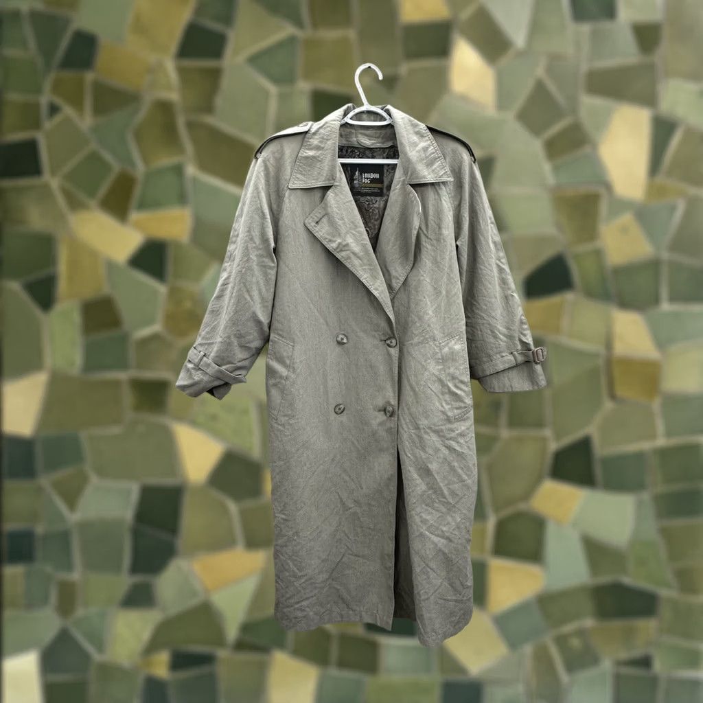 London Fog VINTAGE London Fog Womens Long Trench Coat Petite 12P Brown Thinsulate Lined Coat Womens Size XL / US 12-14 / IT 48-50 - 1 Thumbnail