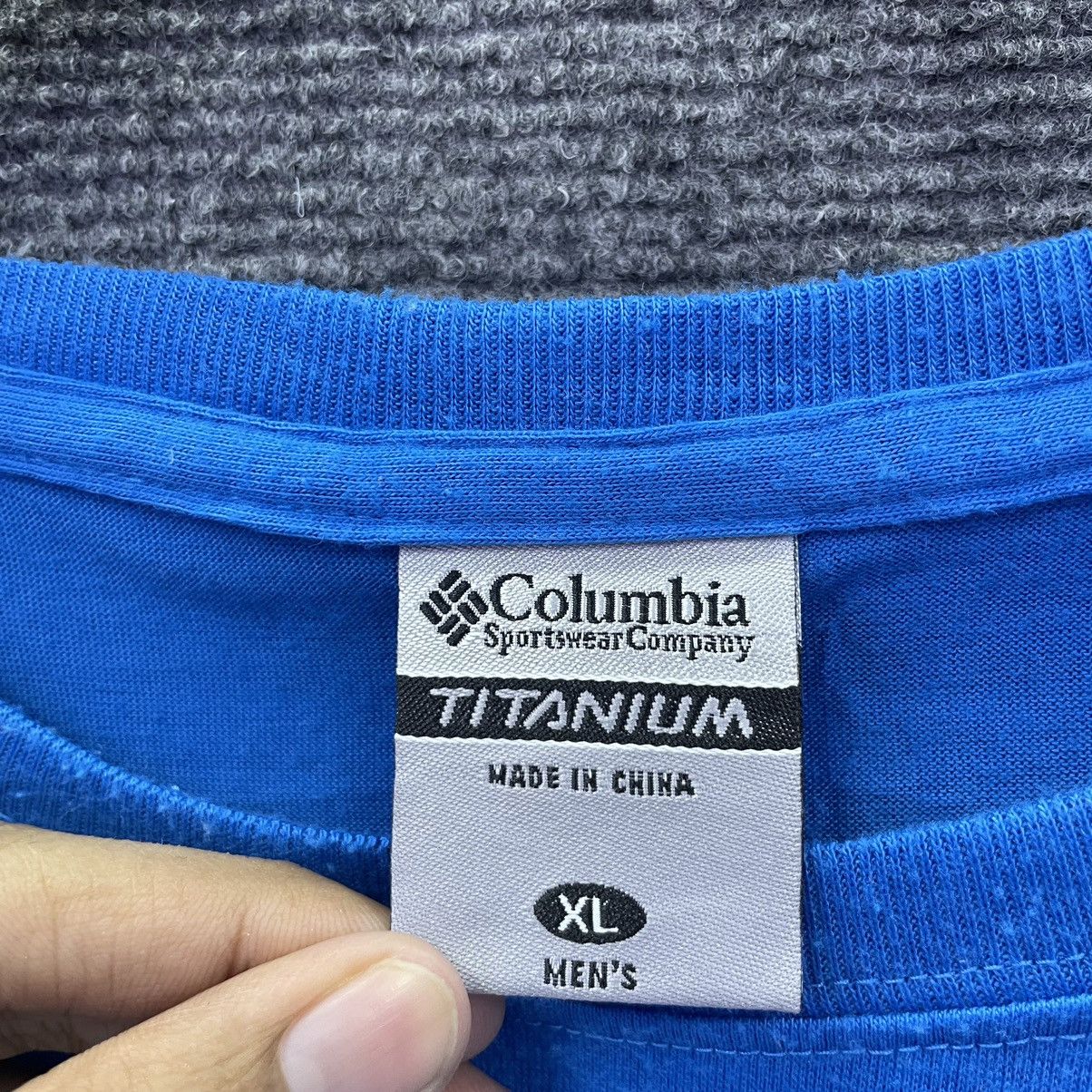 Columbia × Vintage Outdoor Brand x Columbia Titanium Mens T Shirt Size US L / EU 52-54 / 3 - 3 Thumbnail