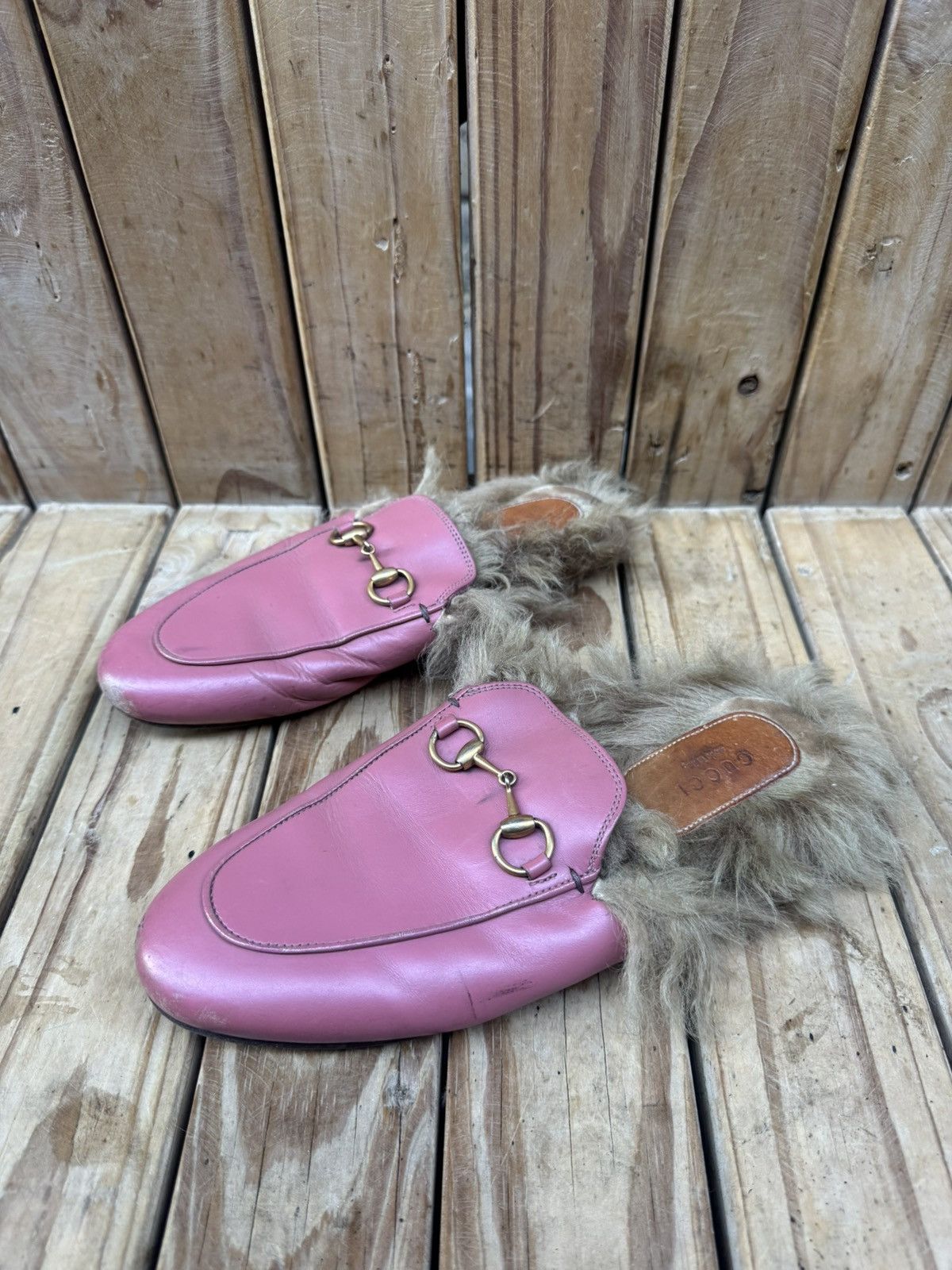 Gucci Gucci shearling Fur pink women’s Mules sz EUR 36.5 US 6.5 Size US 6.5 / IT 36.5 - 19 Thumbnail