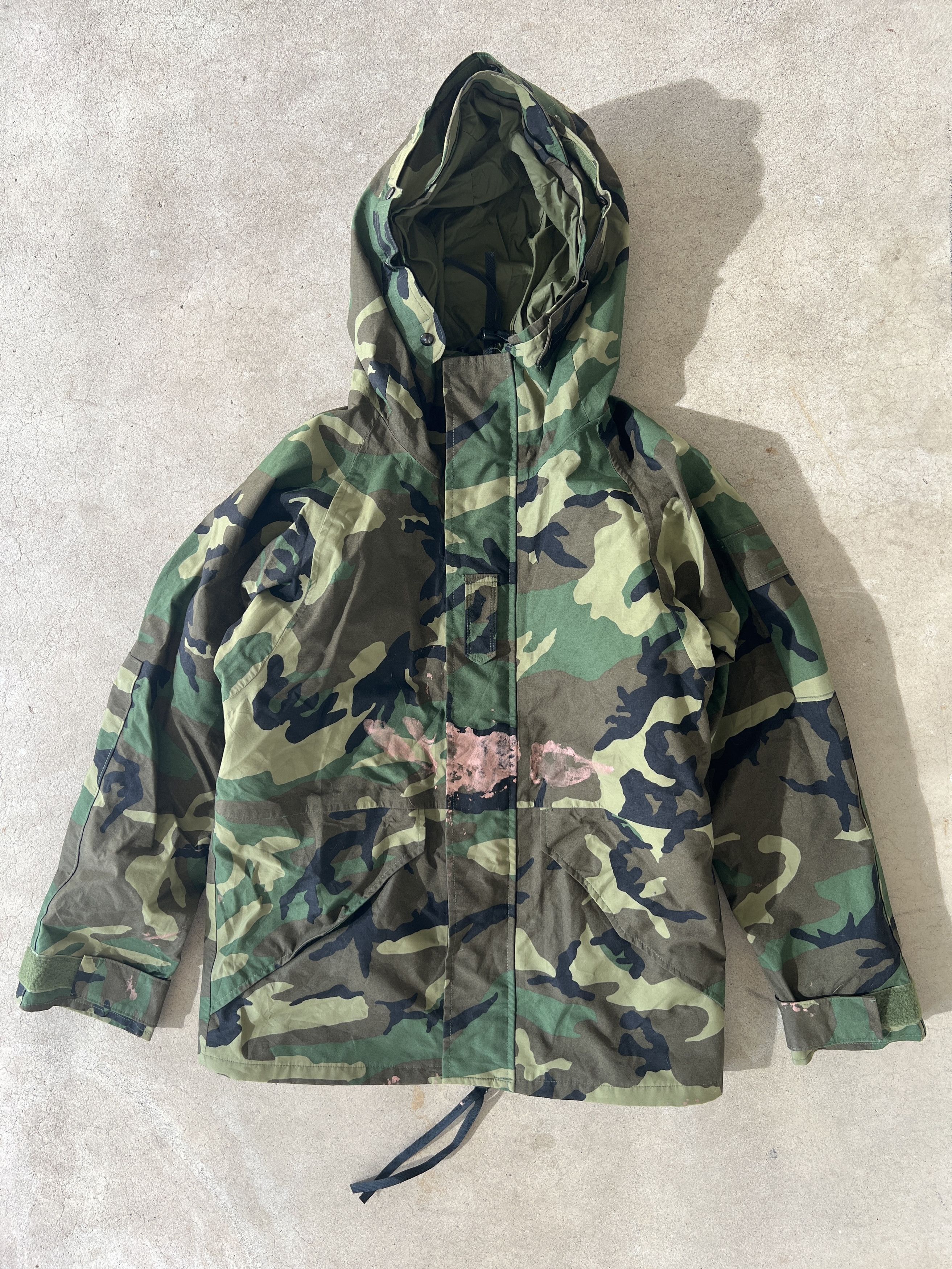 Other Vintage Goretex Woodland Camo USGI Hooded Jacket Size US S / EU 44-46 / 1 - 1 Thumbnail